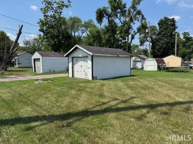 Photo 4 of 2051 Stevens Avenue