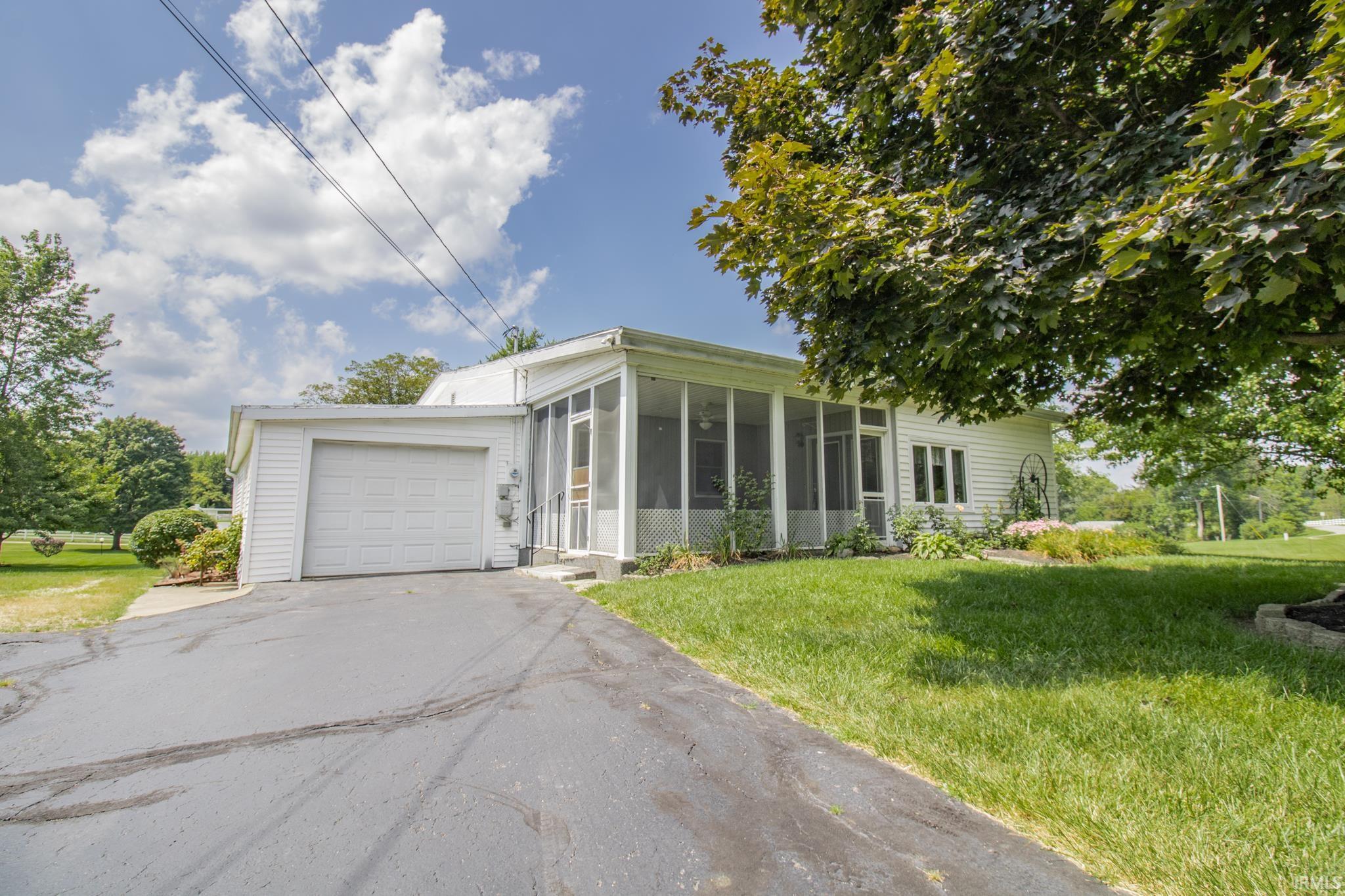 Homes for sale in Winchester, IN | 1492 S Old Hwy 27, Winchester, IN 47394 | MLS# 202528610