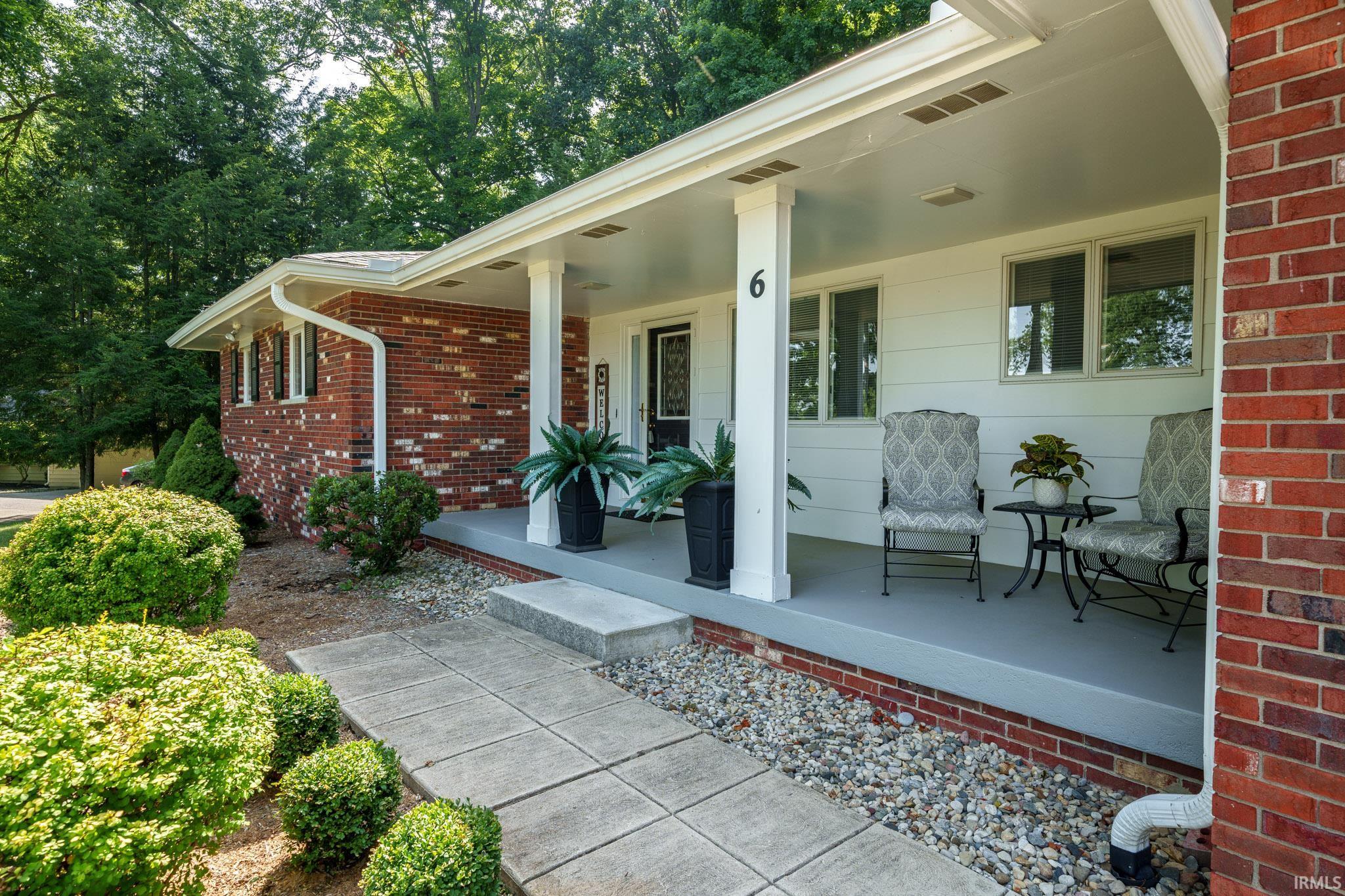 Homes for sale in Logansport, IN | 6 Golfview Dr, Logansport, IN 46947 | MLS# 202528738