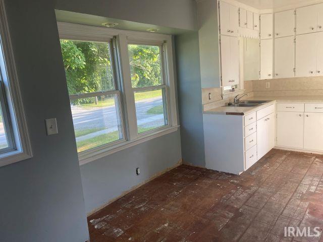 Photo 5 of 615 E South Street