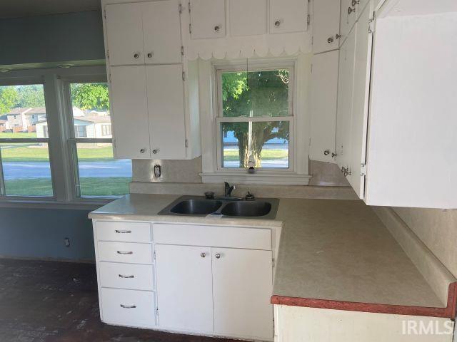 Photo 6 of 615 E South Street