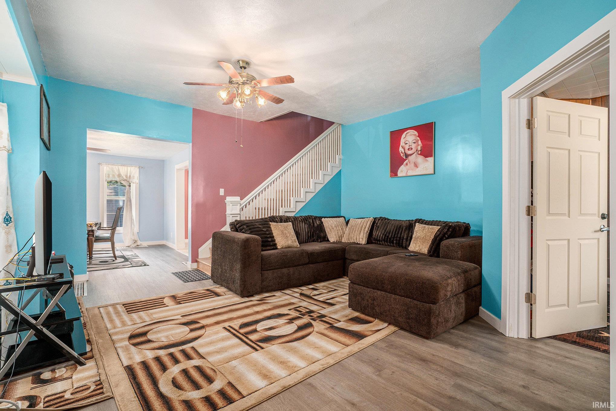 Photo 1 of 525 ASPENWALD Avenue