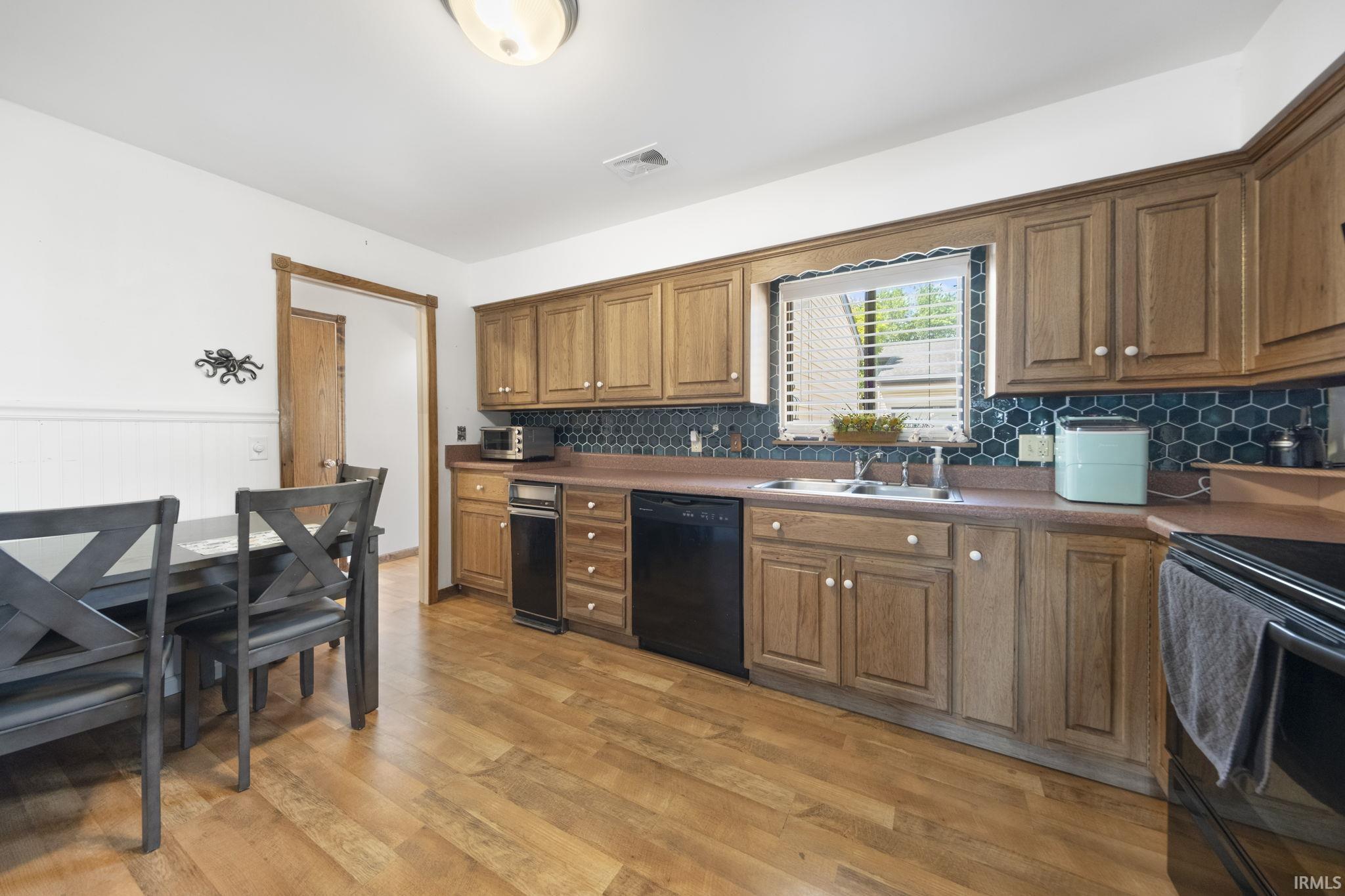 Photo 7 of 2127 Bayside Court