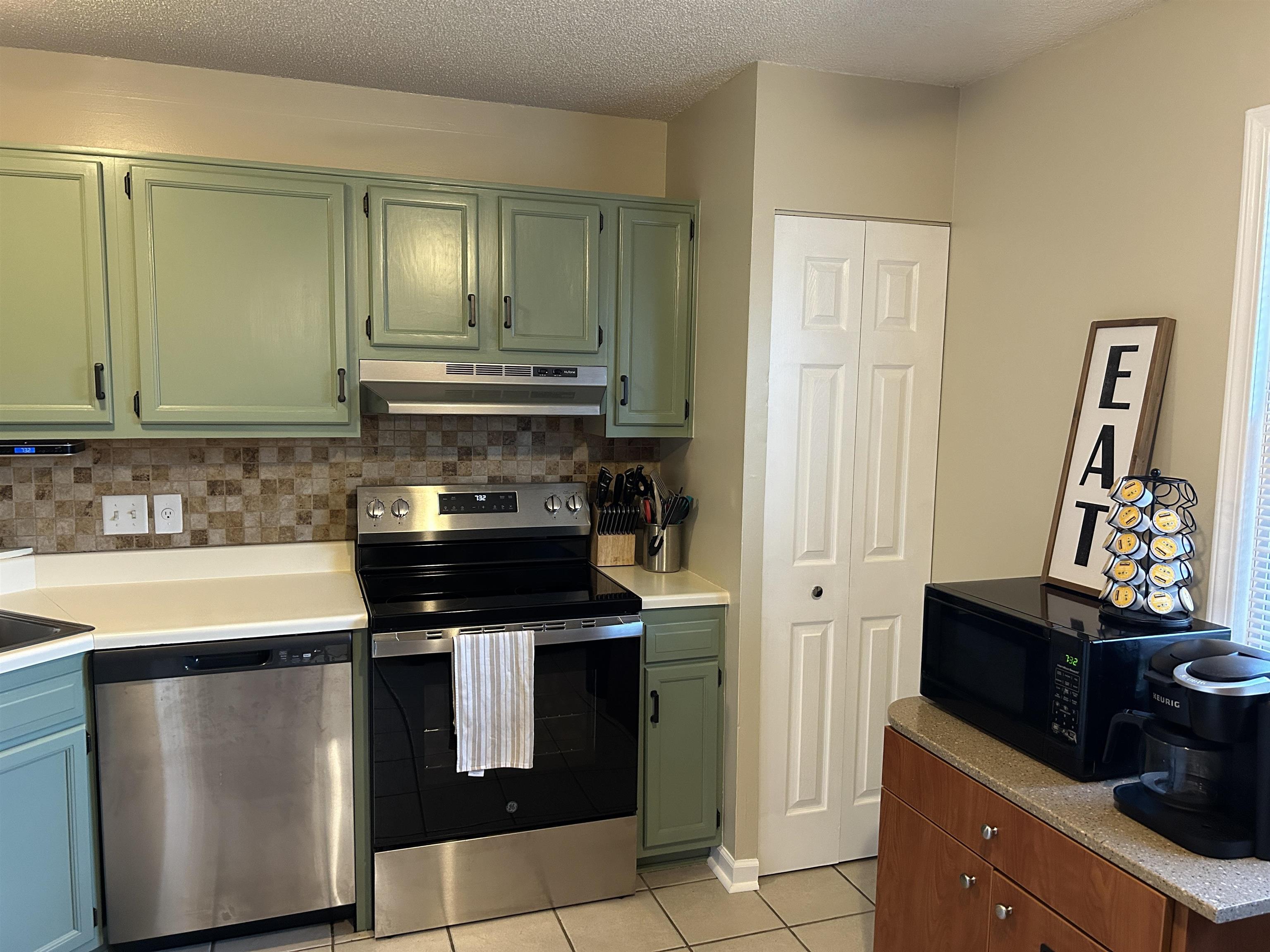 Photo 13 of 15003 Hedgebrook Drive