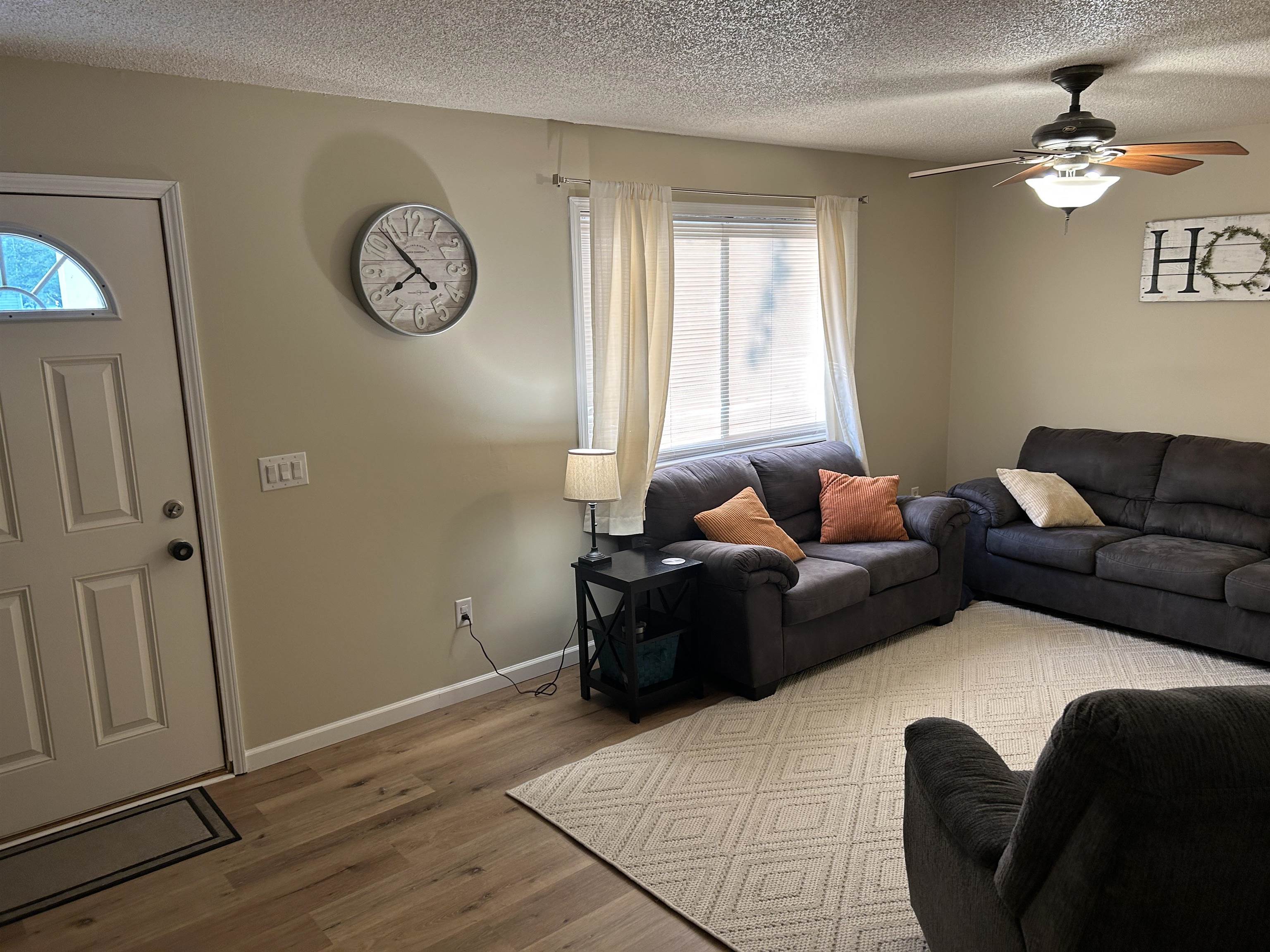 Photo 4 of 15003 Hedgebrook Drive