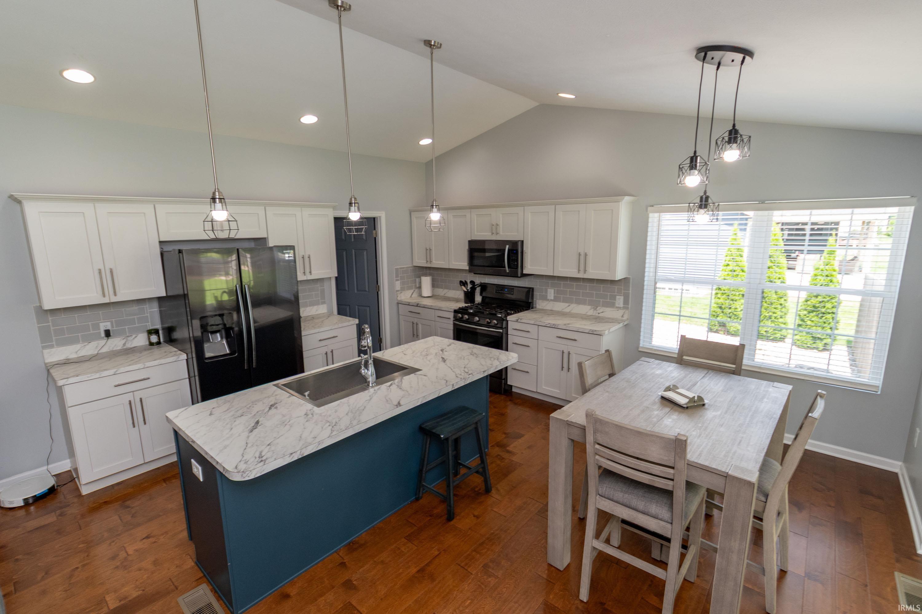 Photo 11 of 57716 Amber Valley Drive