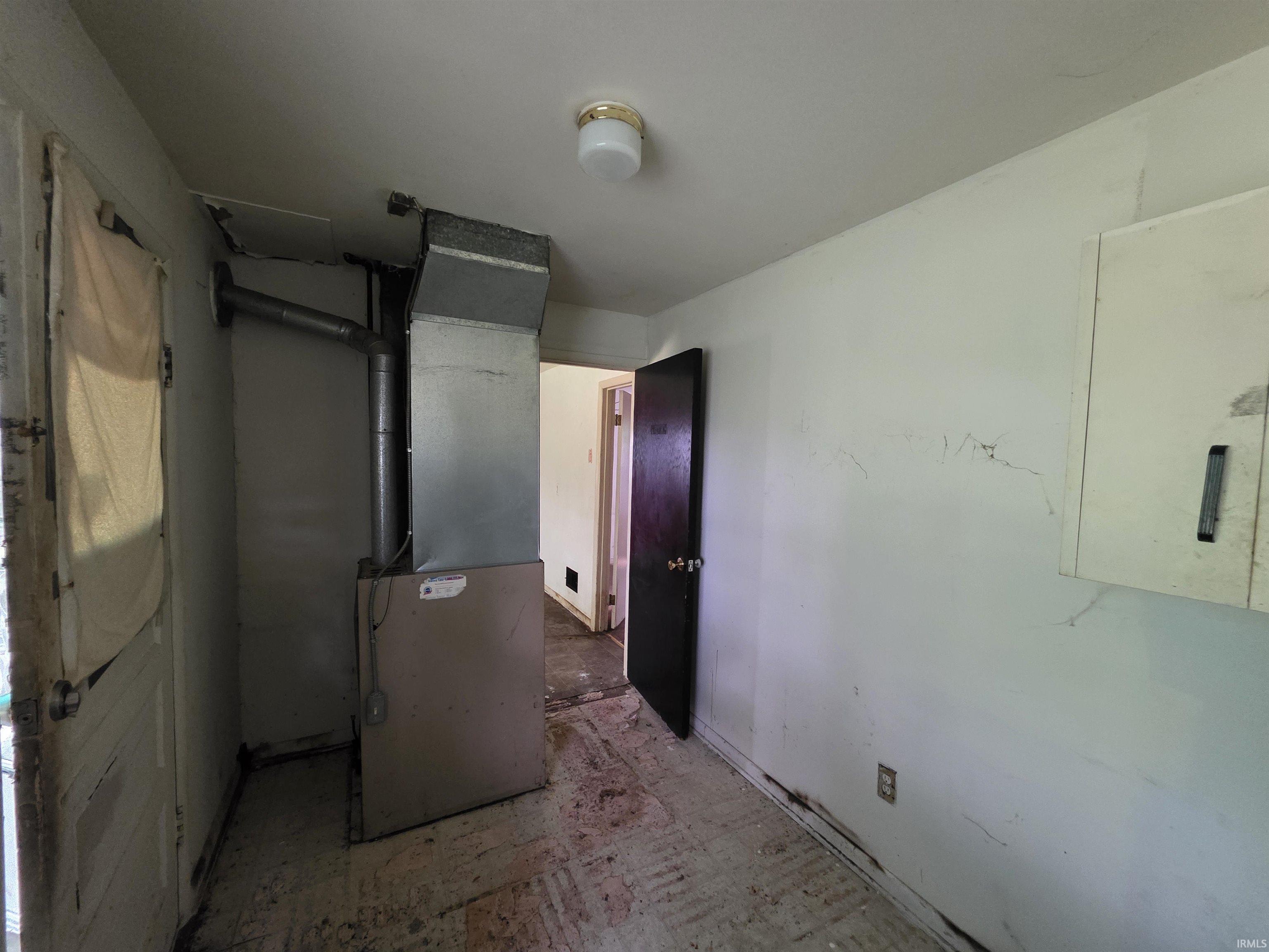 Homes for sale in Mishawaka, IN | 2877 Lincolnway Hwy, Mishawaka, IN 46544 | MLS# 202529081