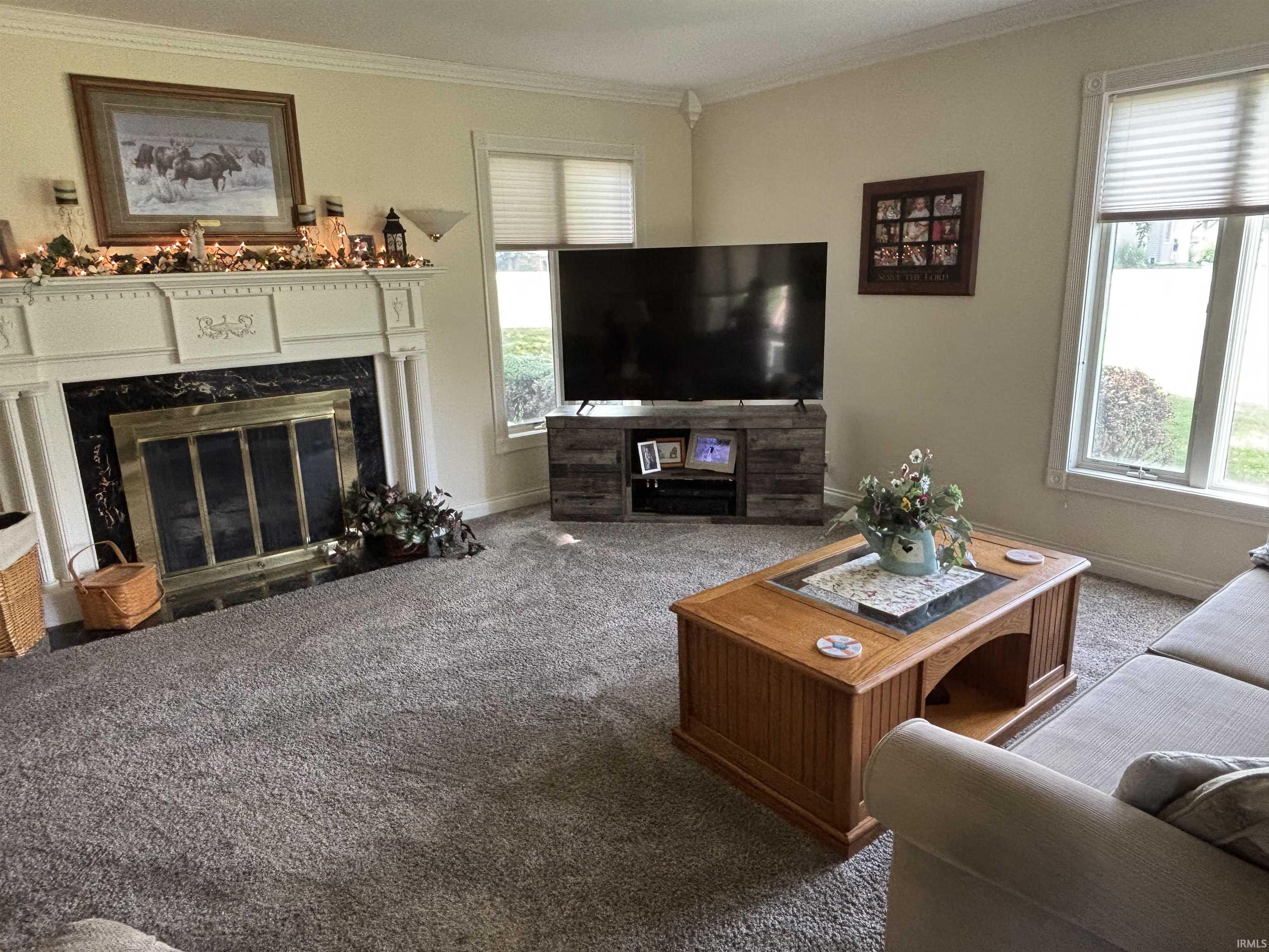 Photo 4 of 923 Riverview Drive