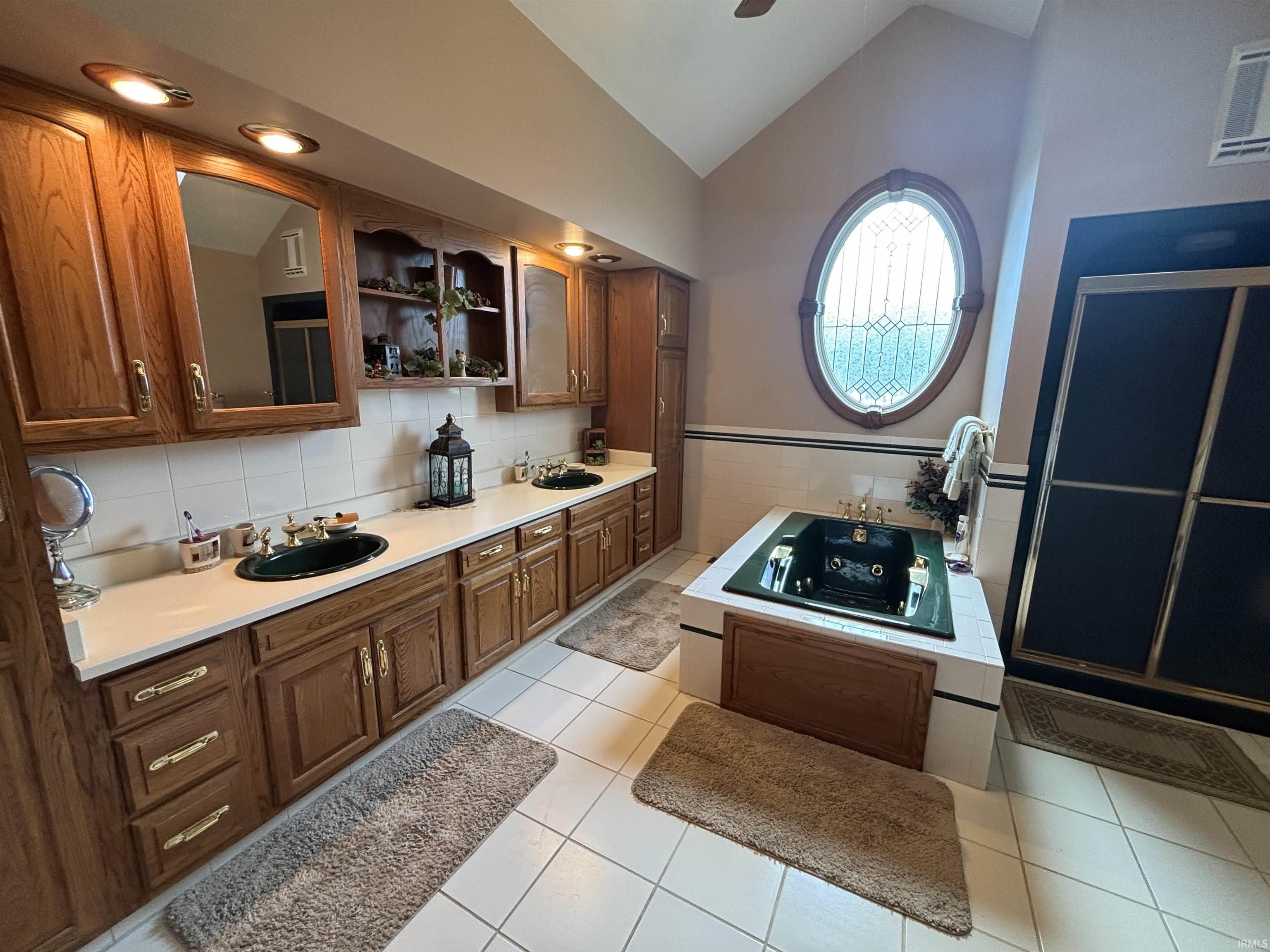 Photo 9 of 923 Riverview Drive