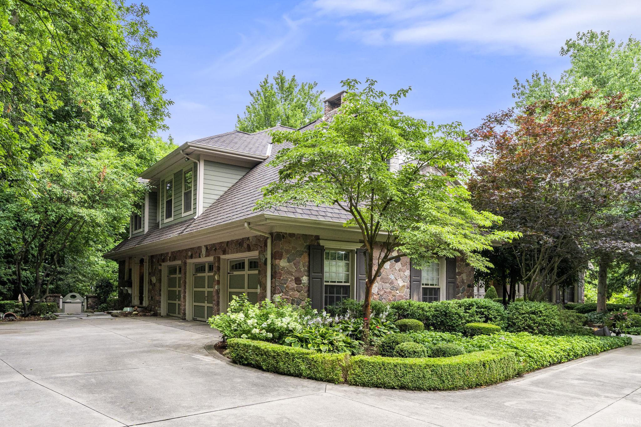Photo 4 of 12007 Woodbourne Court