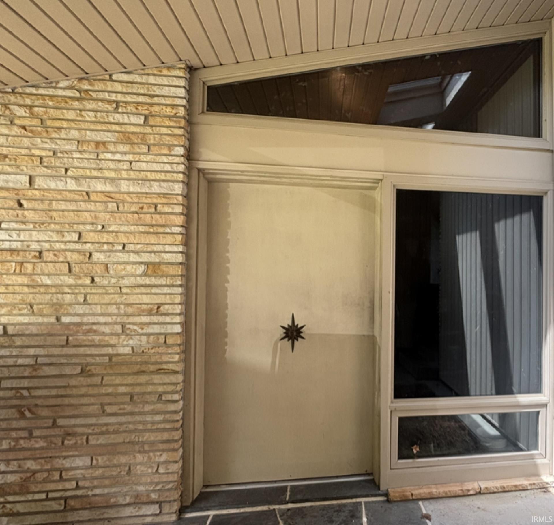 Homes for sale in Petersburg, IN | 414 W Riverwood Dr, Petersburg, IN 47567 | MLS# 202529152