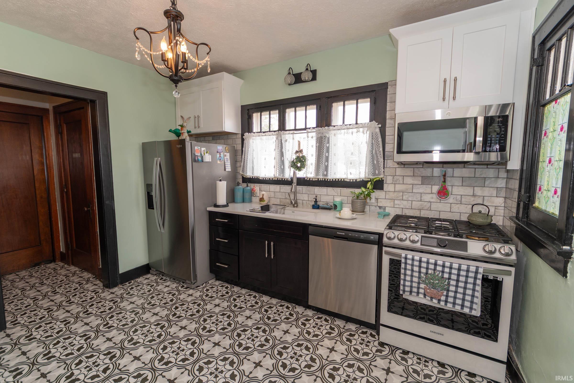Photo 16 of 315 W Lexington Avenue