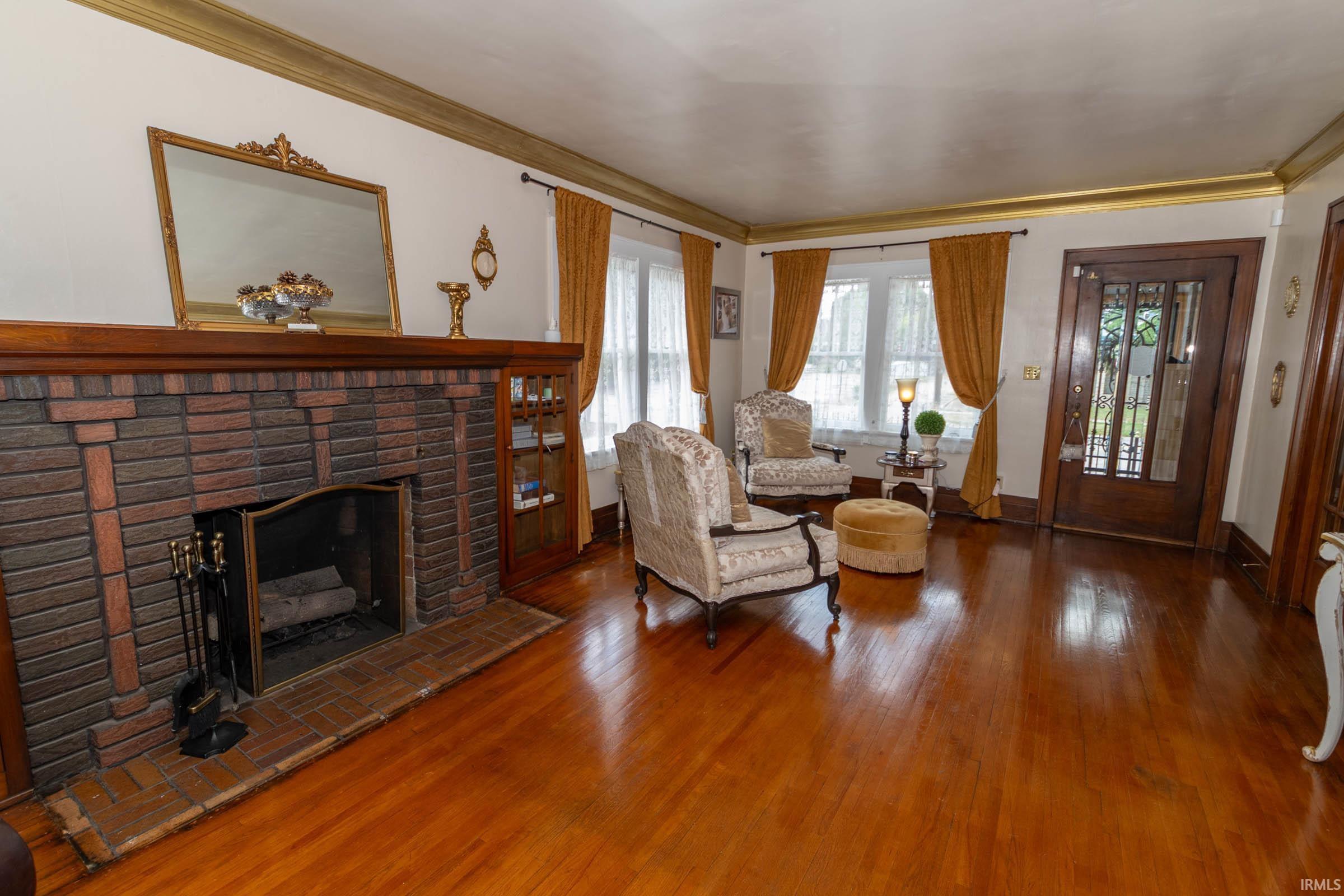 Photo 5 of 315 W Lexington Avenue