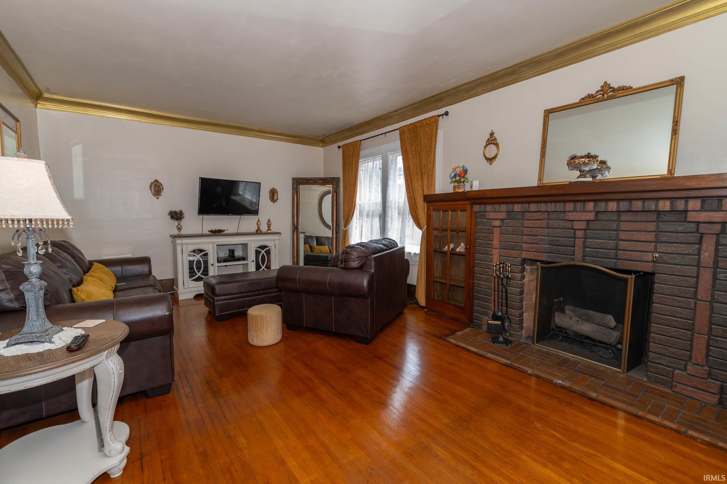 Photo 7 of 315 W Lexington Avenue