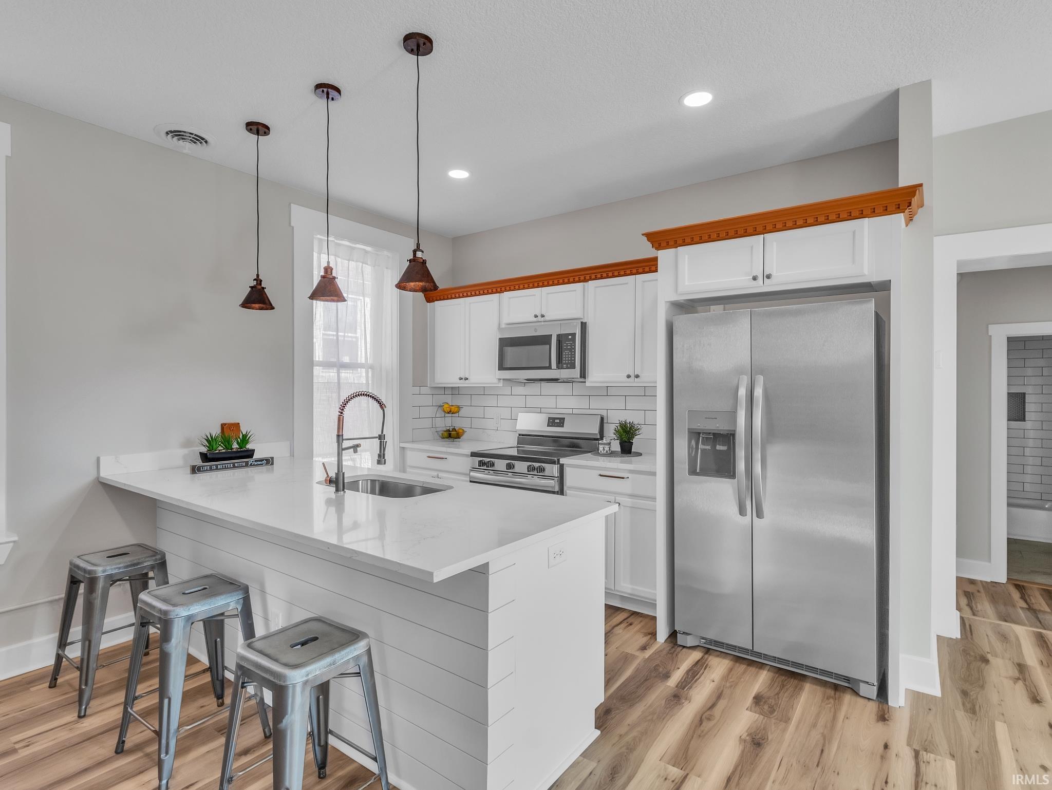 Photo 6 of 439 E Wayne Street
