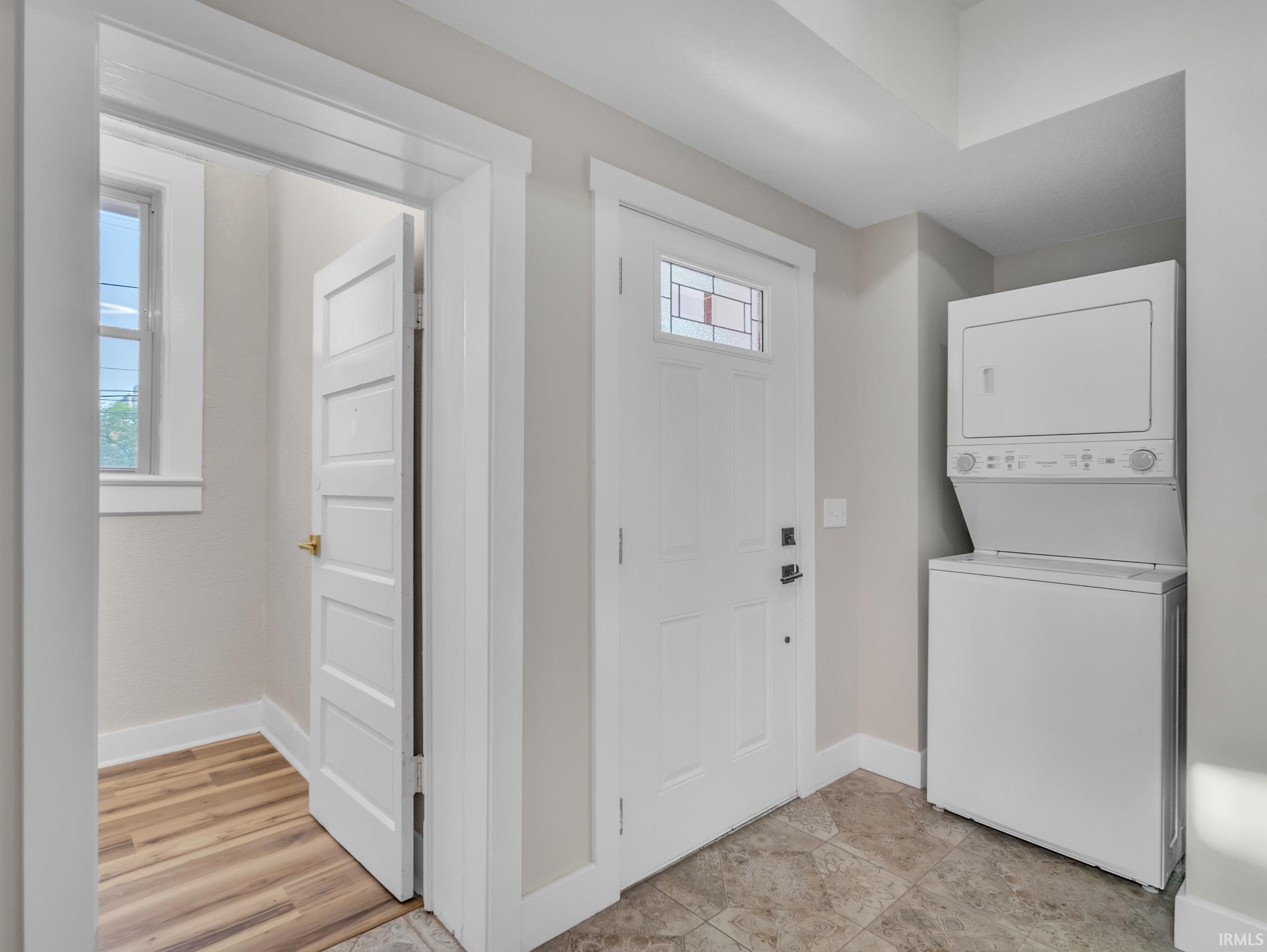 Photo 9 of 439 E Wayne Street