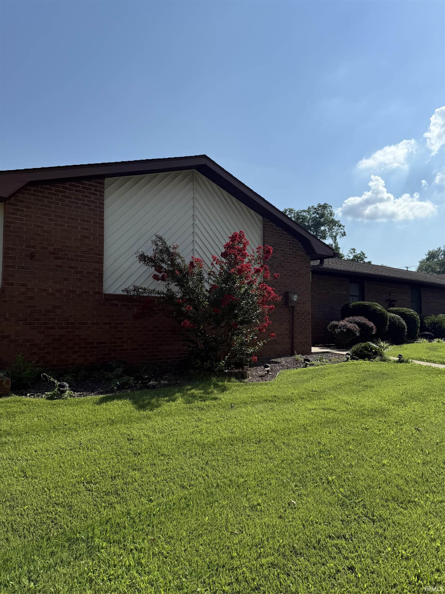 Homes for sale in Princeton, IN | 423 W Mulberry St, Princeton, IN 47670 | MLS# 202529298