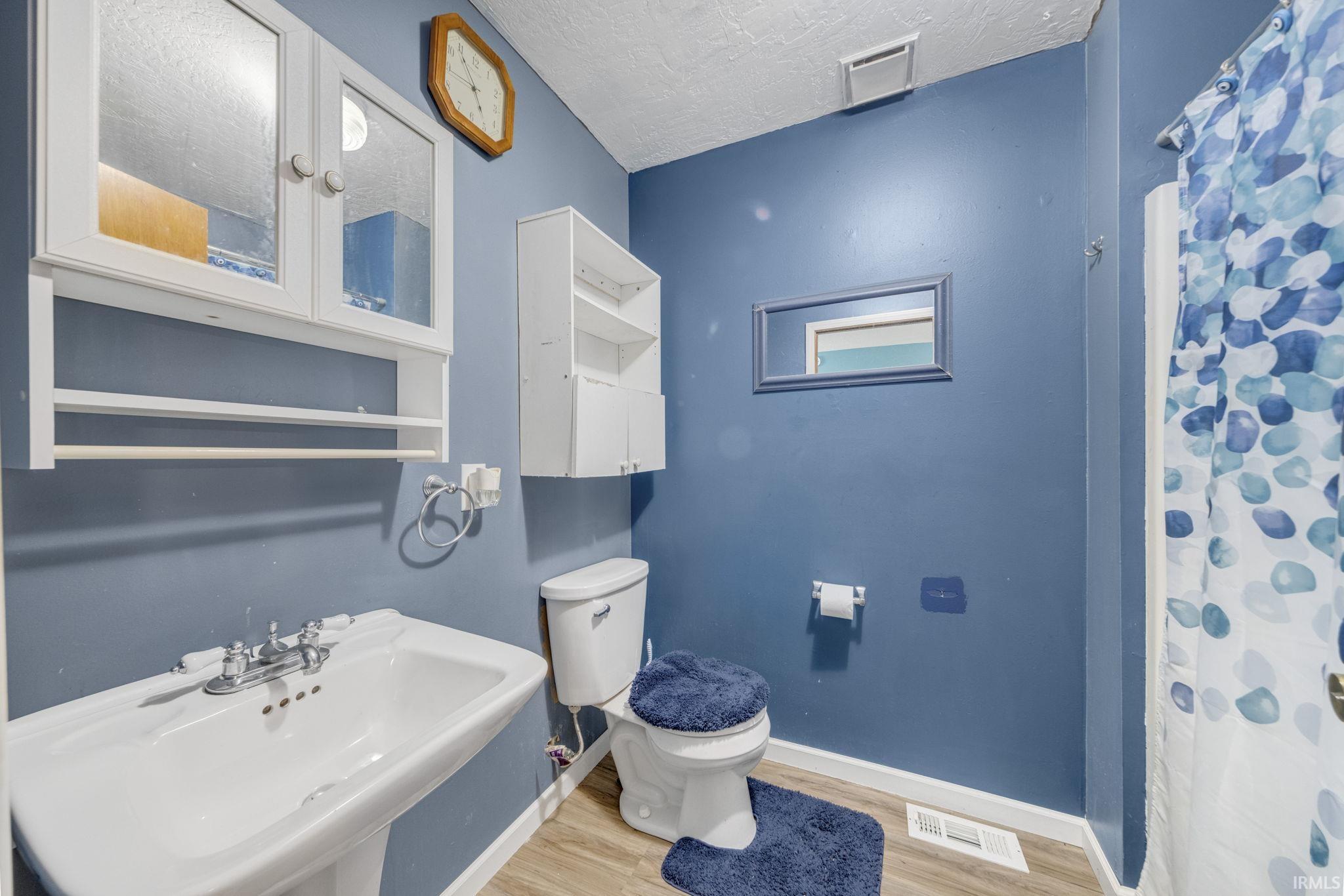 Photo 12 of 405 Inwood Drive
