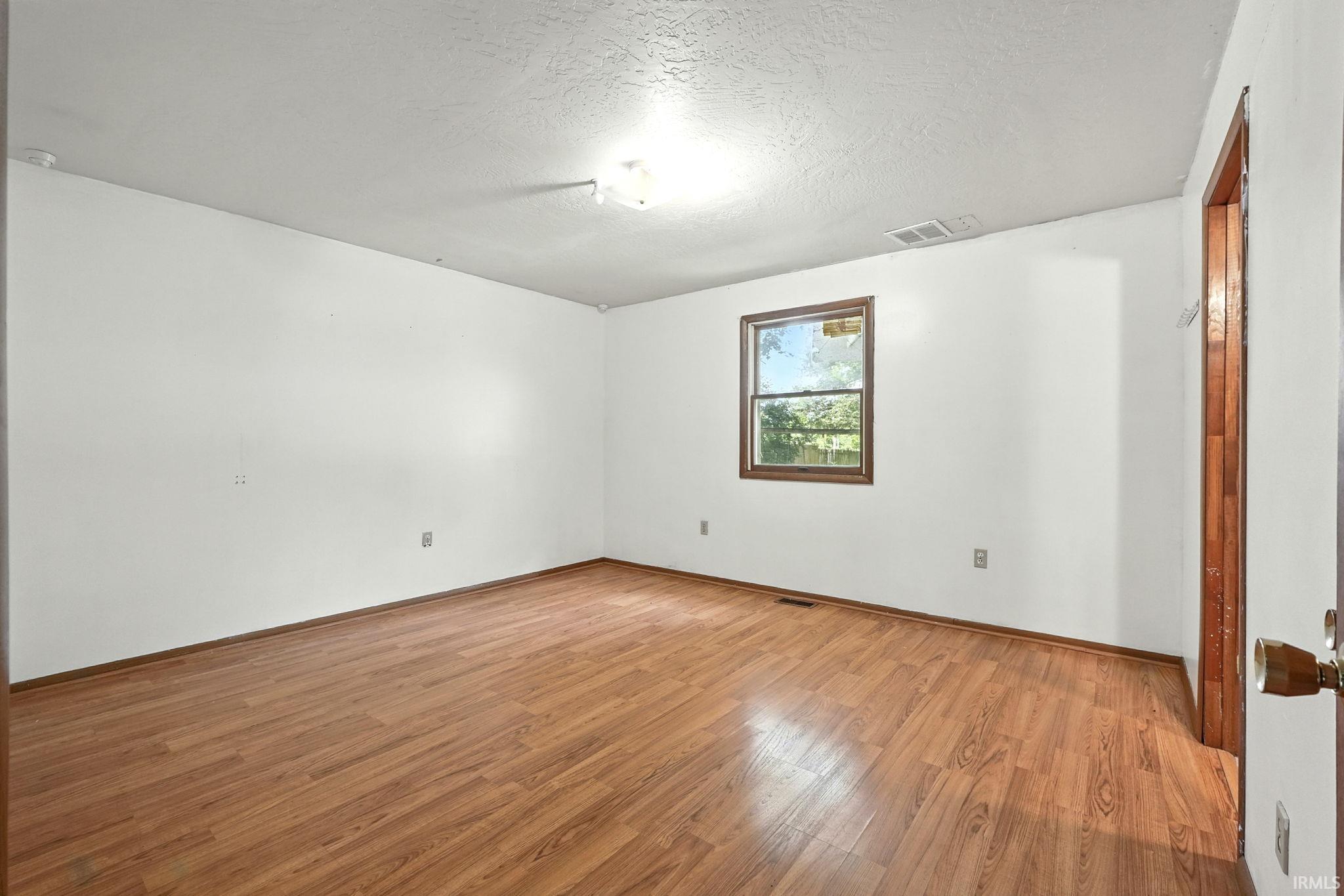 Photo 13 of 405 Inwood Drive