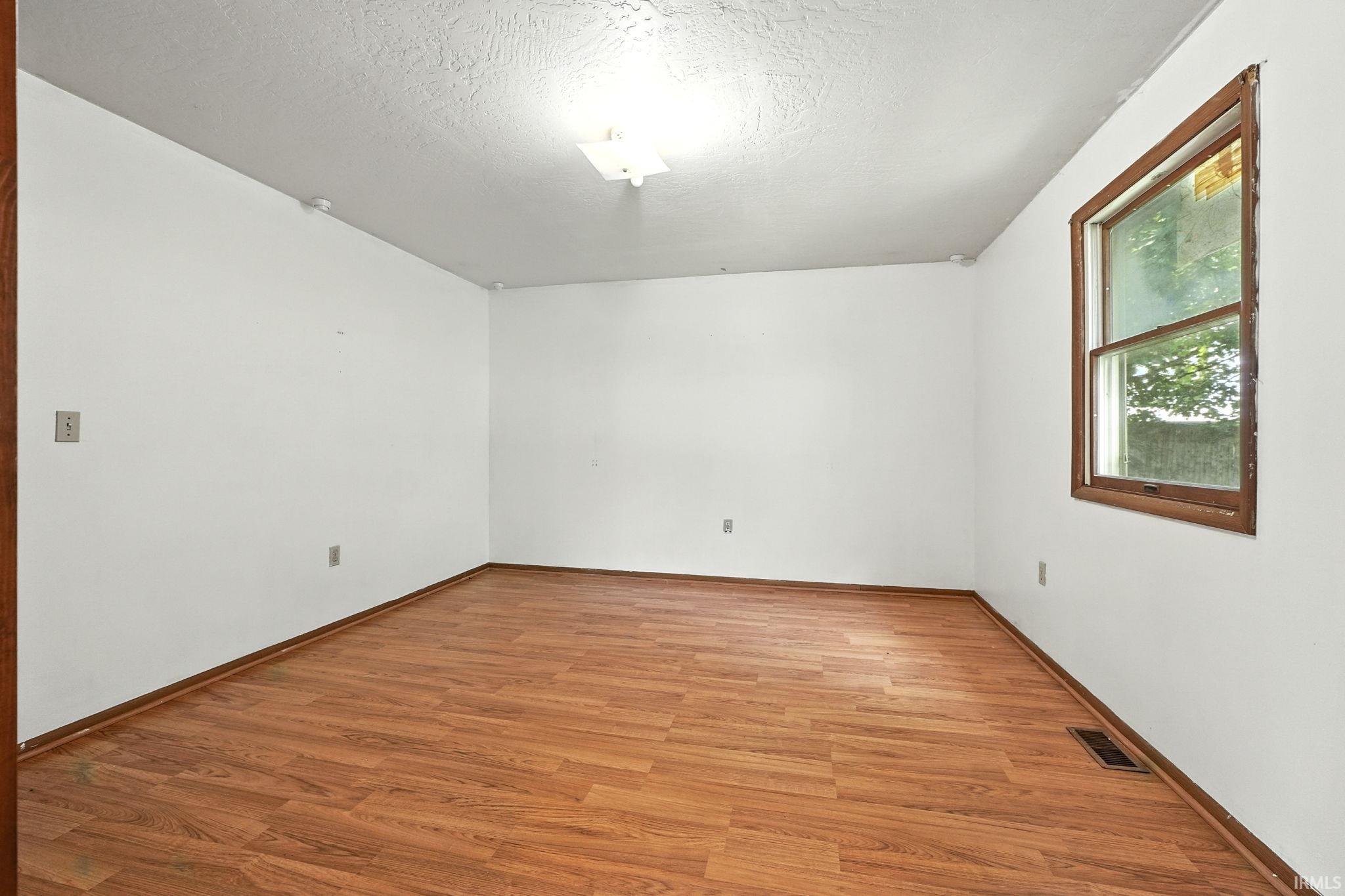 Photo 15 of 405 Inwood Drive