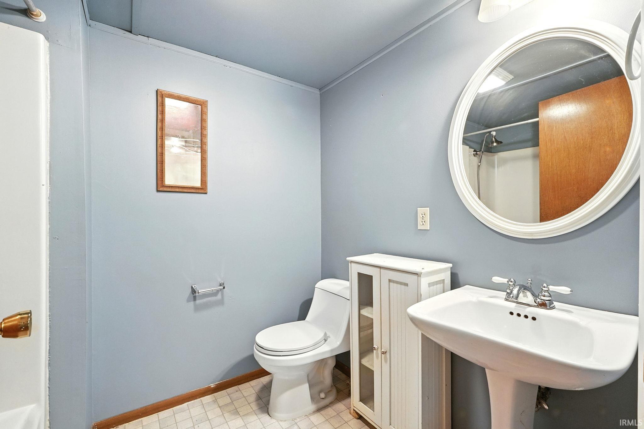 Photo 16 of 405 Inwood Drive