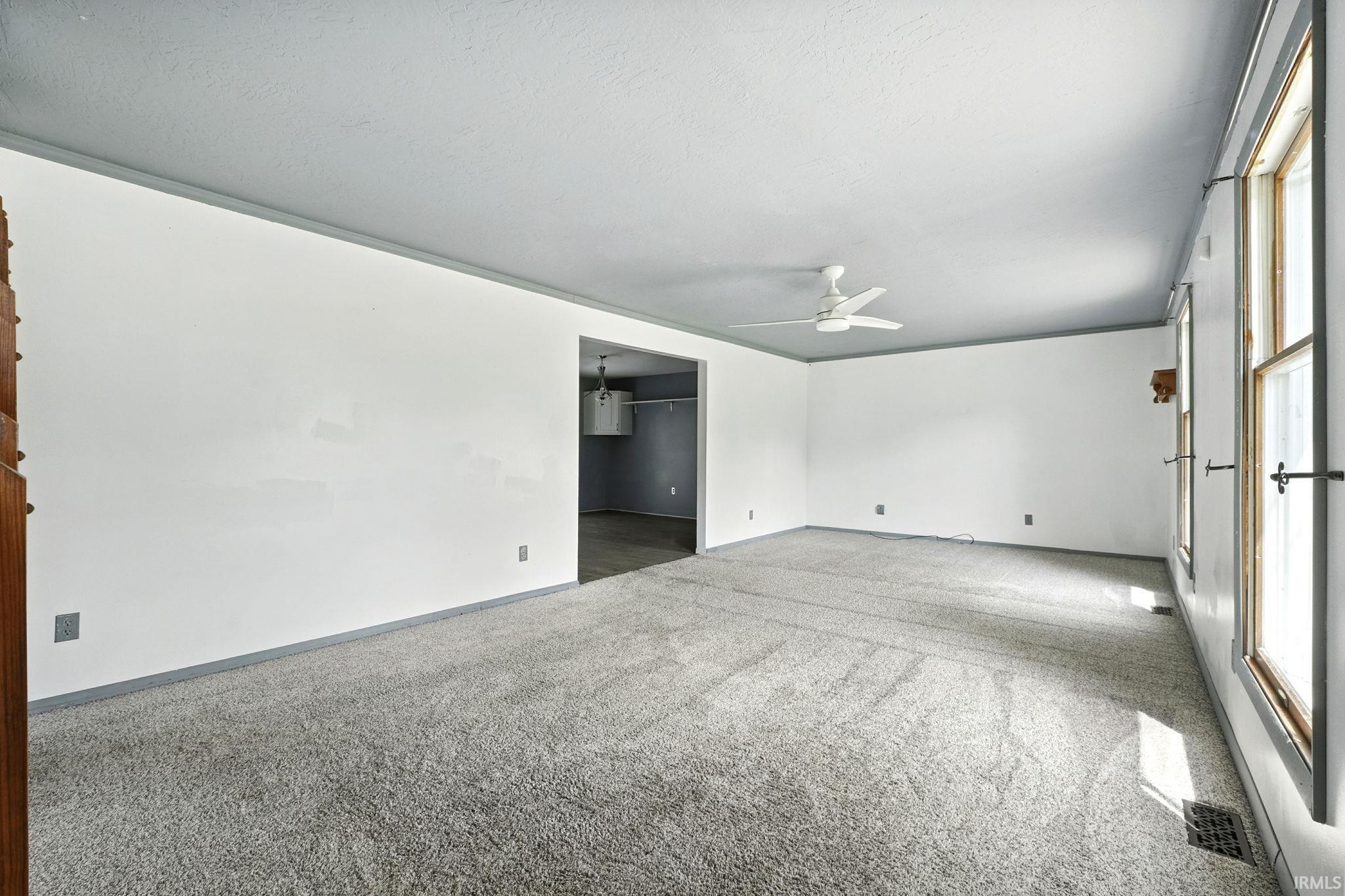 Photo 3 of 405 Inwood Drive