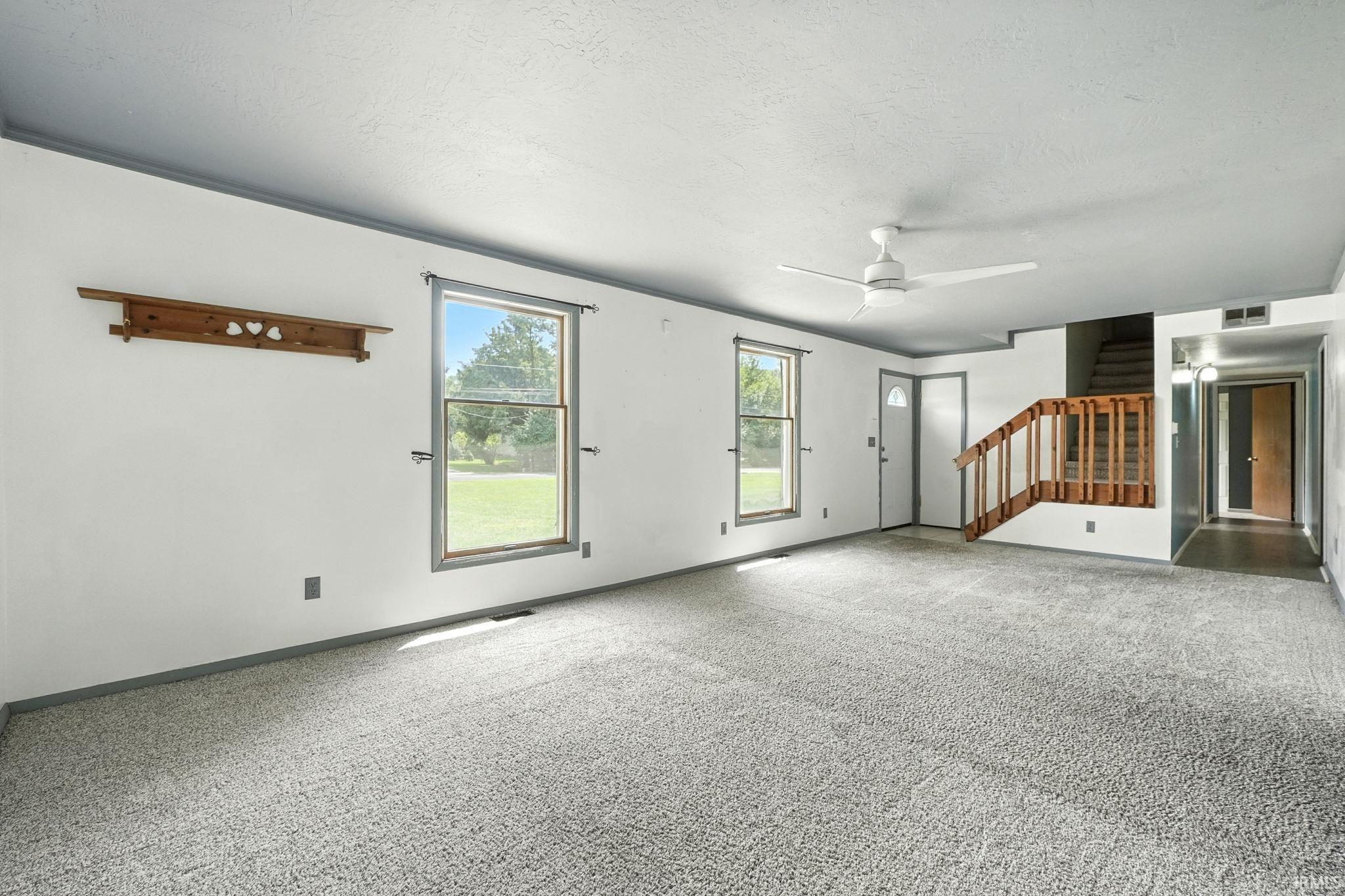 Photo 5 of 405 Inwood Drive