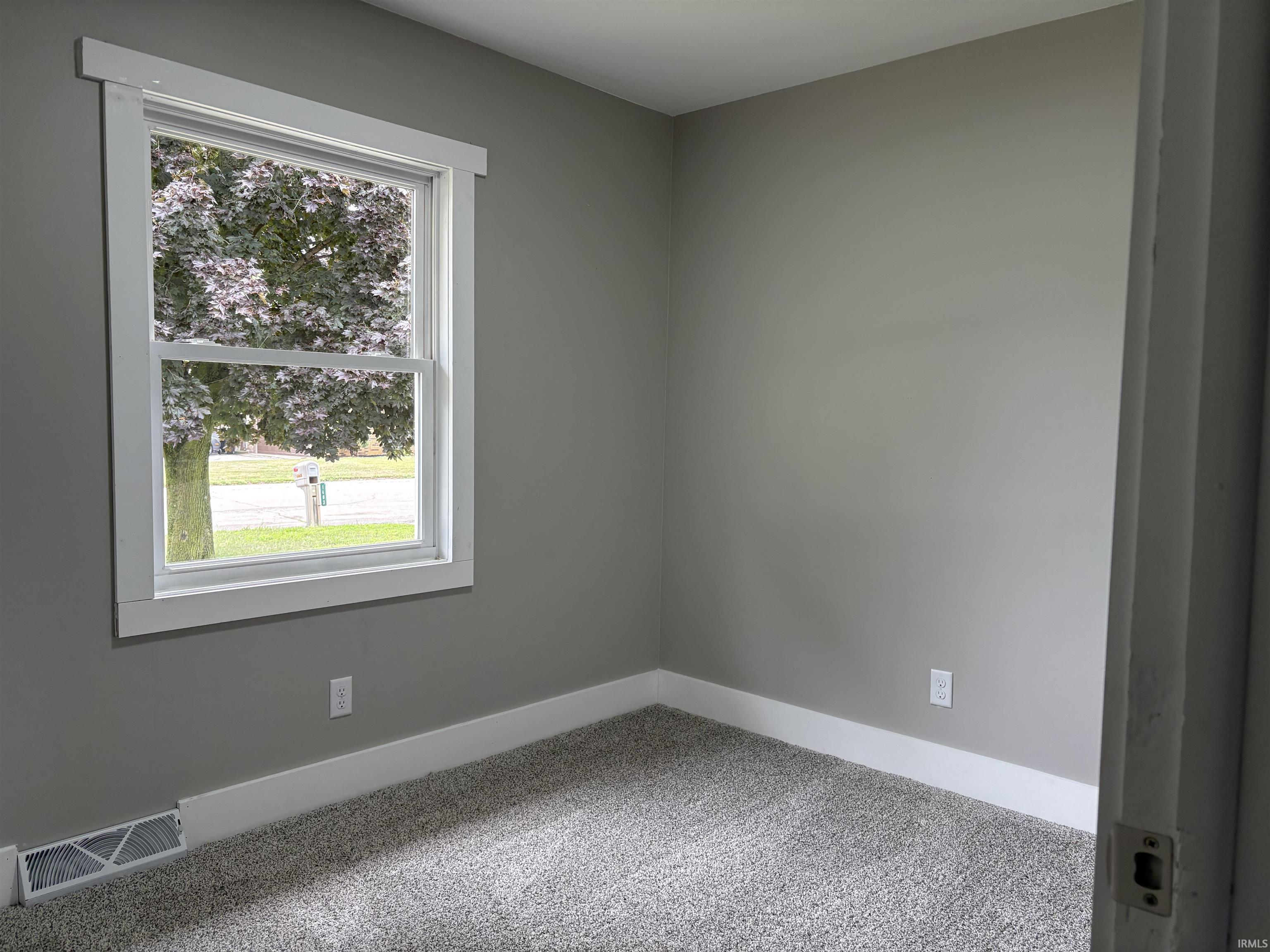 Photo 19 of 1403 Lakeview Boulevard