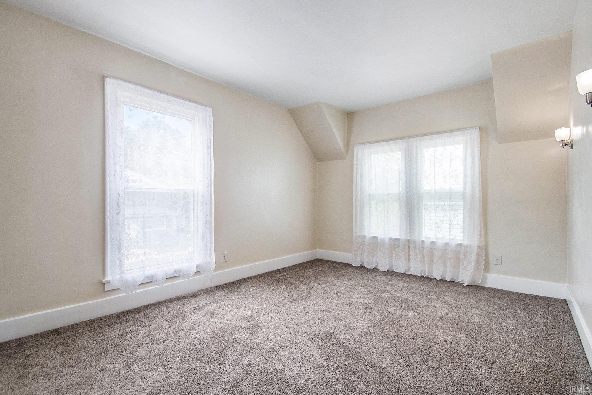 Photo 9 of 529 W Franklin Street