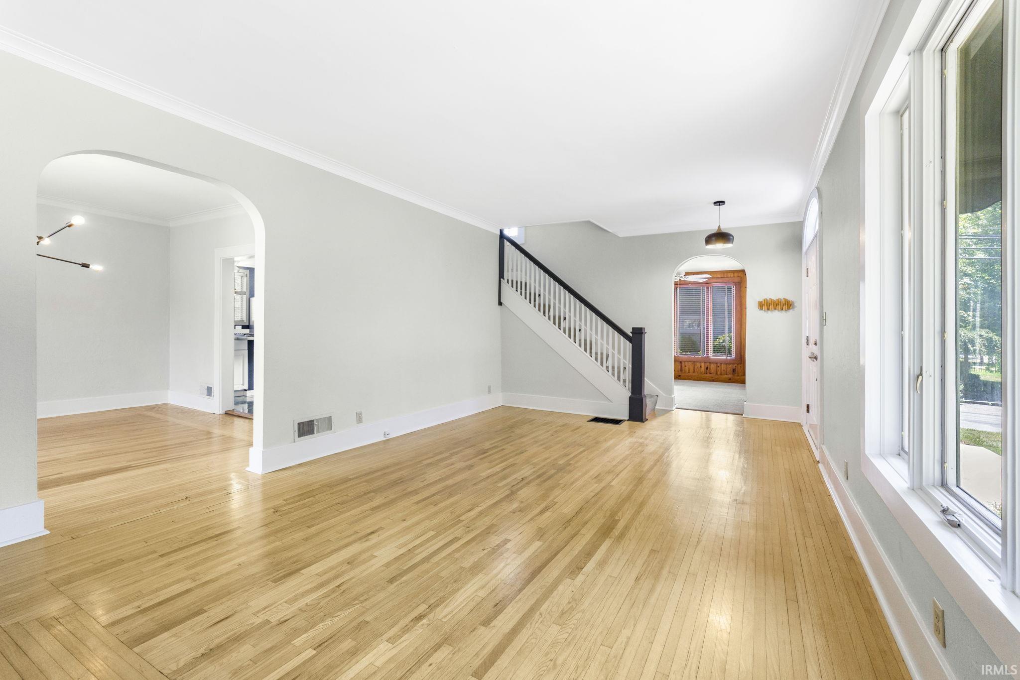 Photo 3 of 902 Midway Drive