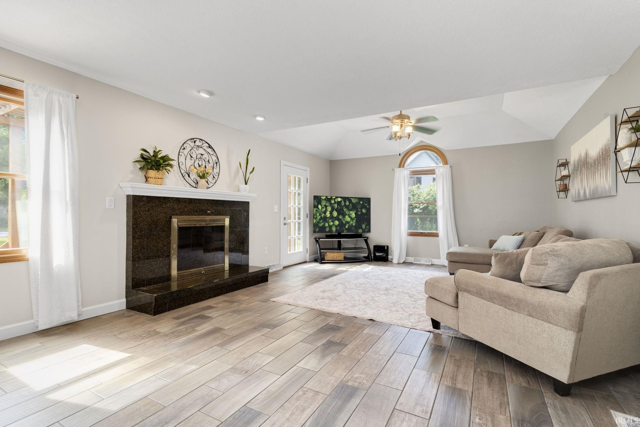 Photo 4 of 53303 Monticola Lane