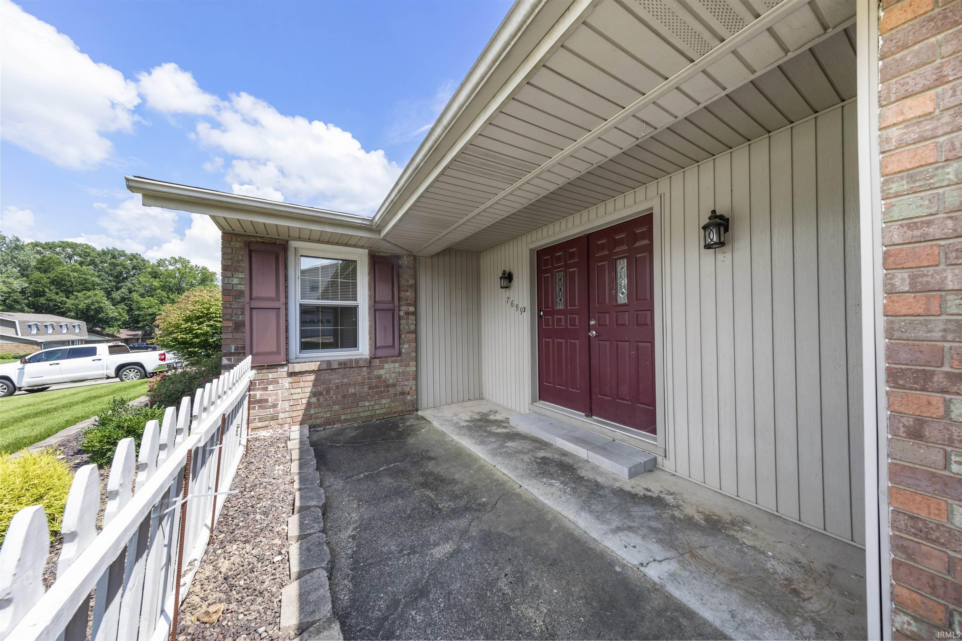 Homes for sale in Newburgh, IN | 7699 Ridgemont Dr, Newburgh, IN 47630 | MLS# 202529456