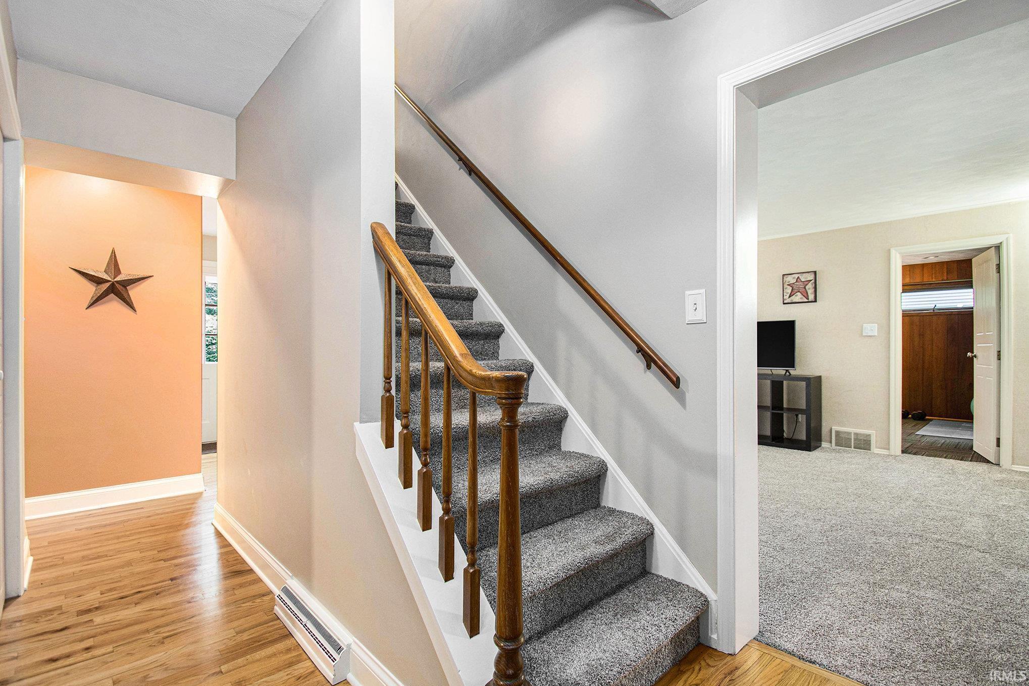 Photo 2 of 1506 Dogwood Drive