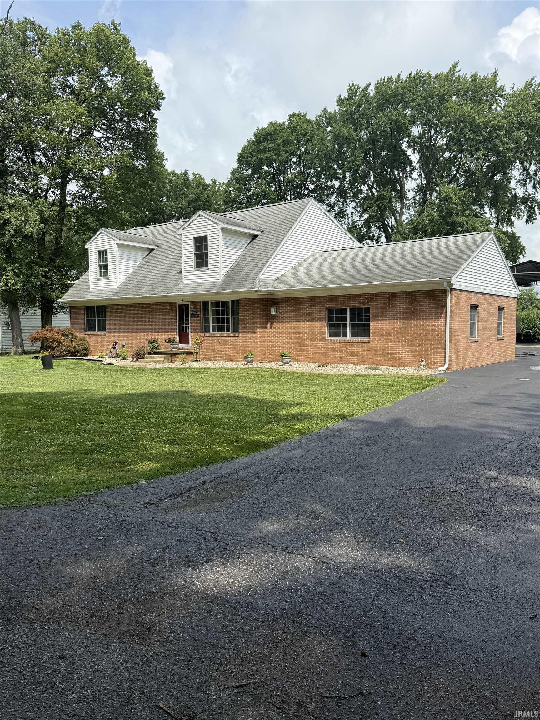 Homes for sale in Logansport, IN | 2710 Northwood Dr, Logansport, IN 46947 | MLS# 202529462