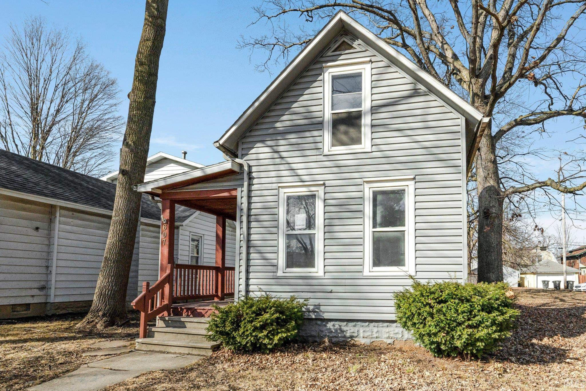 Photo 1 of 607 Riverside Avenue