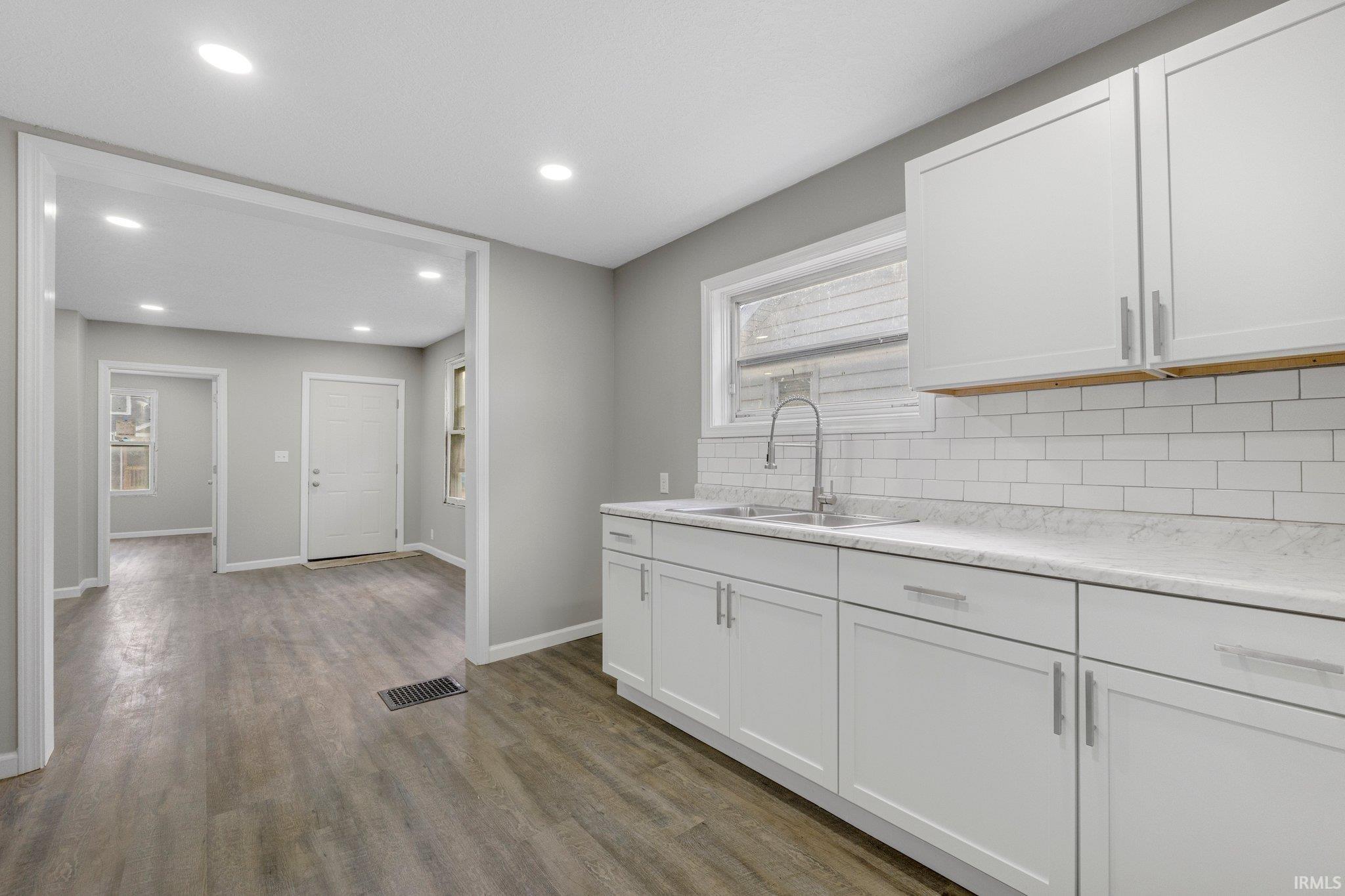 Photo 18 of 607 Riverside Avenue