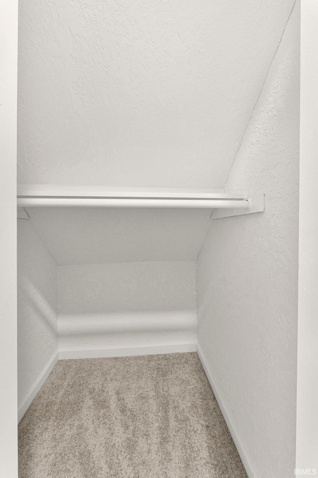 Photo 33 of 607 Riverside Avenue