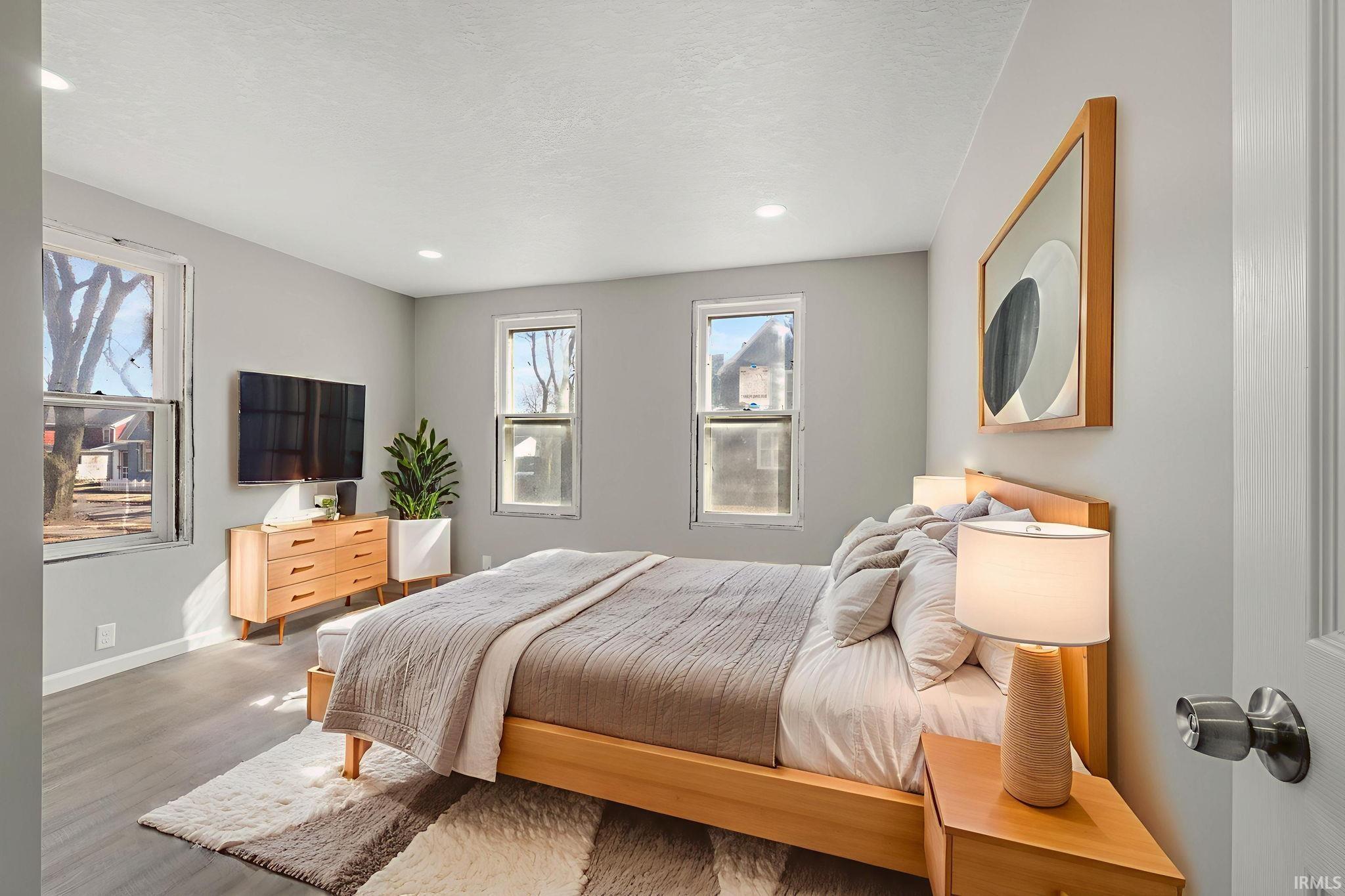 Photo 9 of 607 Riverside Avenue