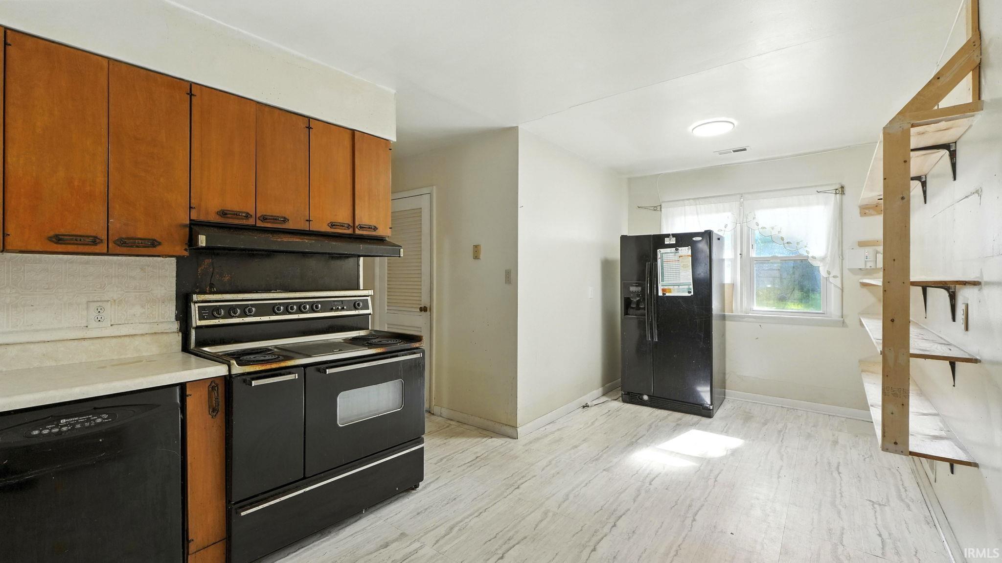 Photo 12 of 3929 Plaza Drive