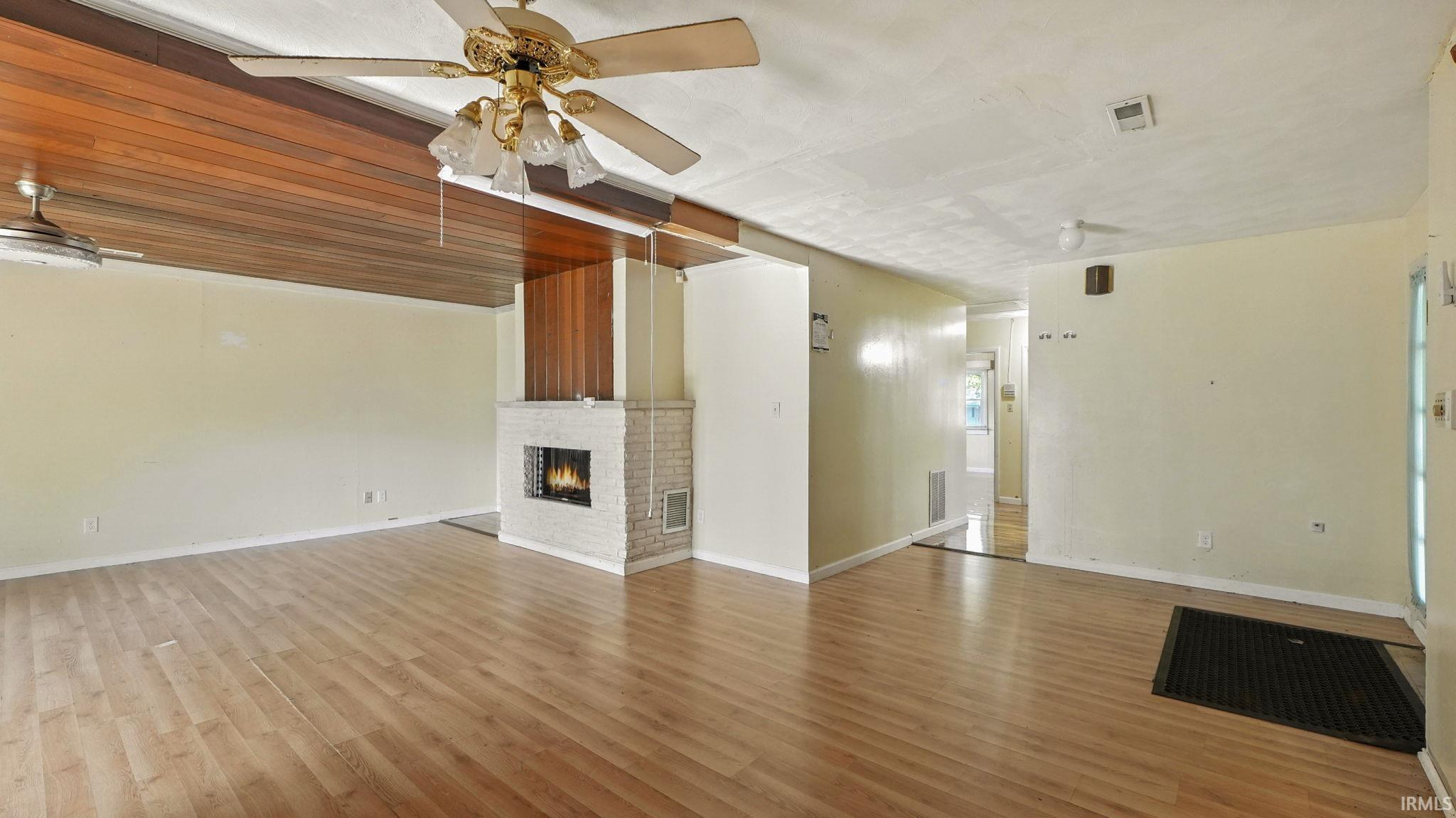 Photo 6 of 3929 Plaza Drive