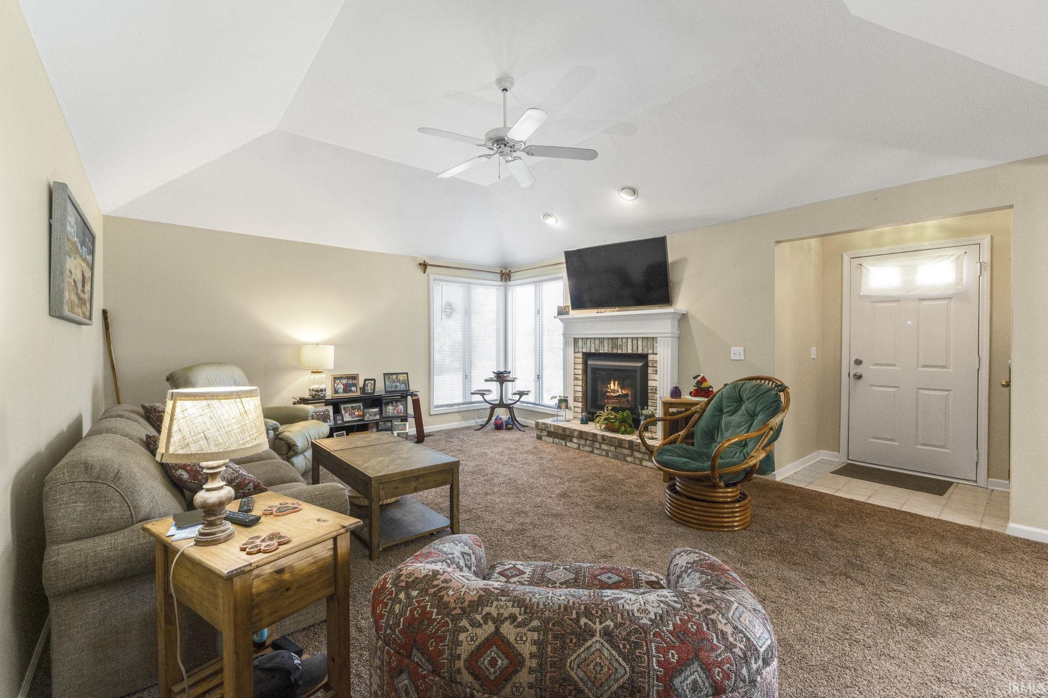 Photo 4 of 8041 Harrisburg Lane