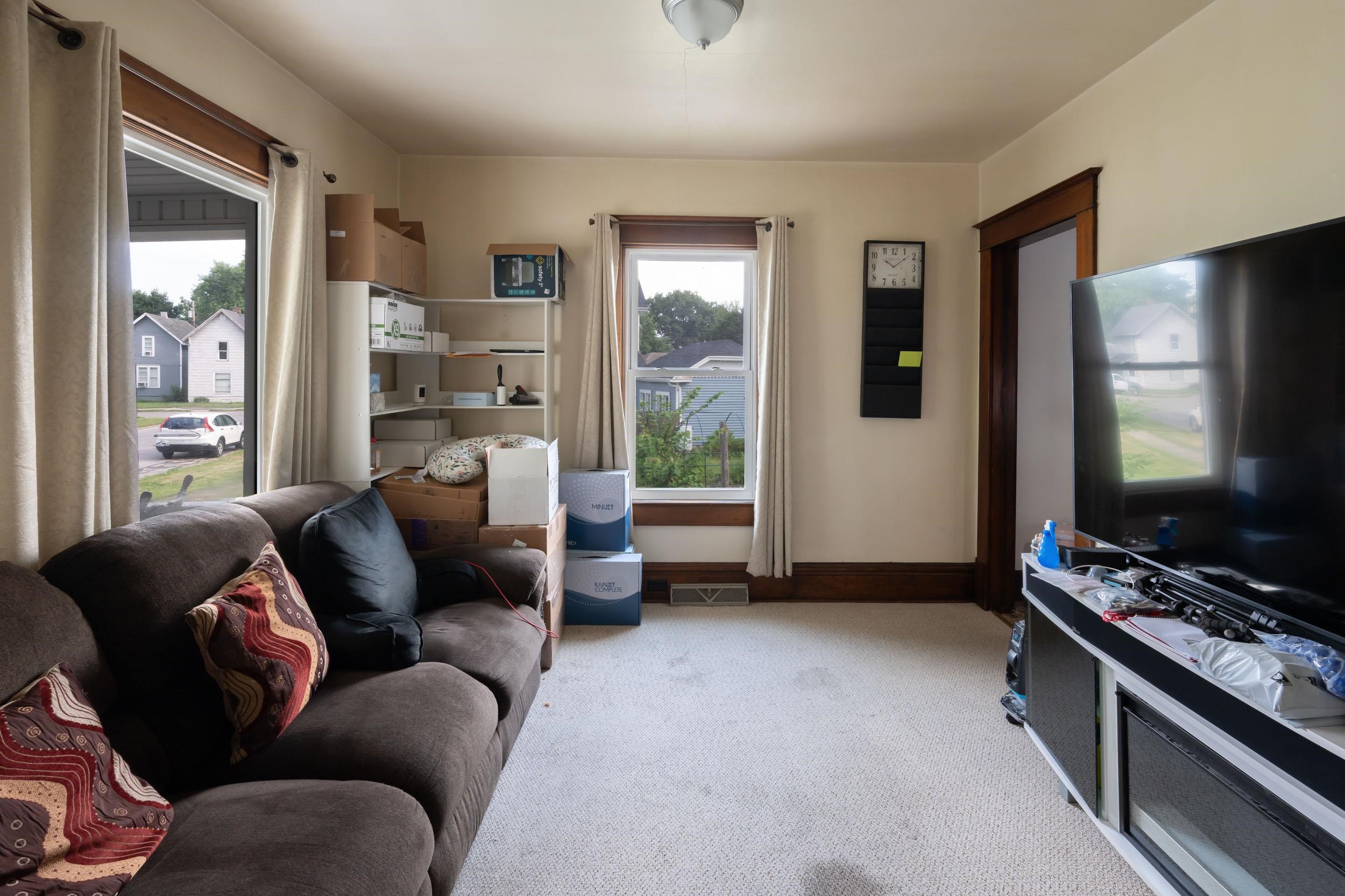 Photo 4 of 731 Ogan Avenue
