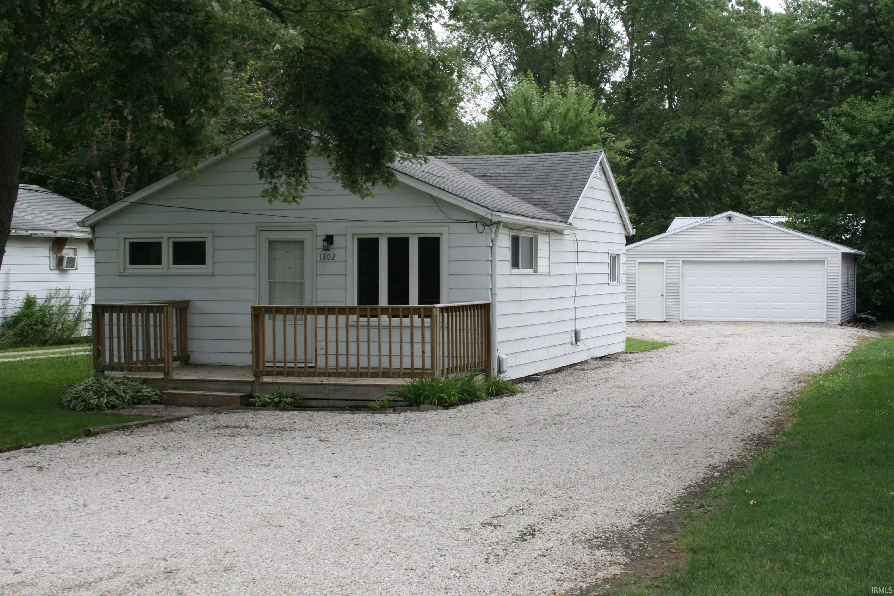 Homes for sale in Muncie, IN | 1302 N Country Club Rd, Muncie, IN 47303 | MLS# 202529651