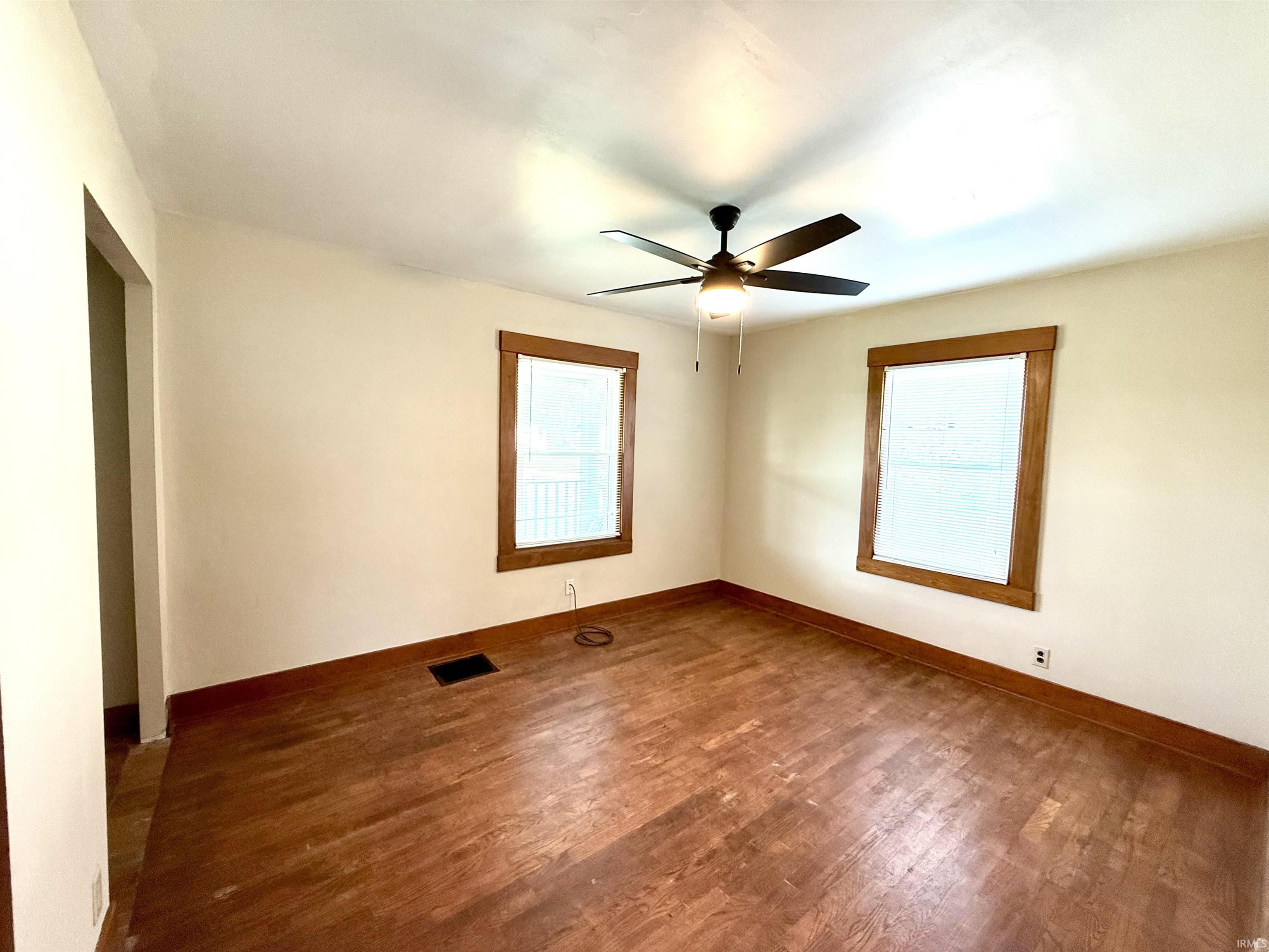 Photo 9 of 665 W Clark Street