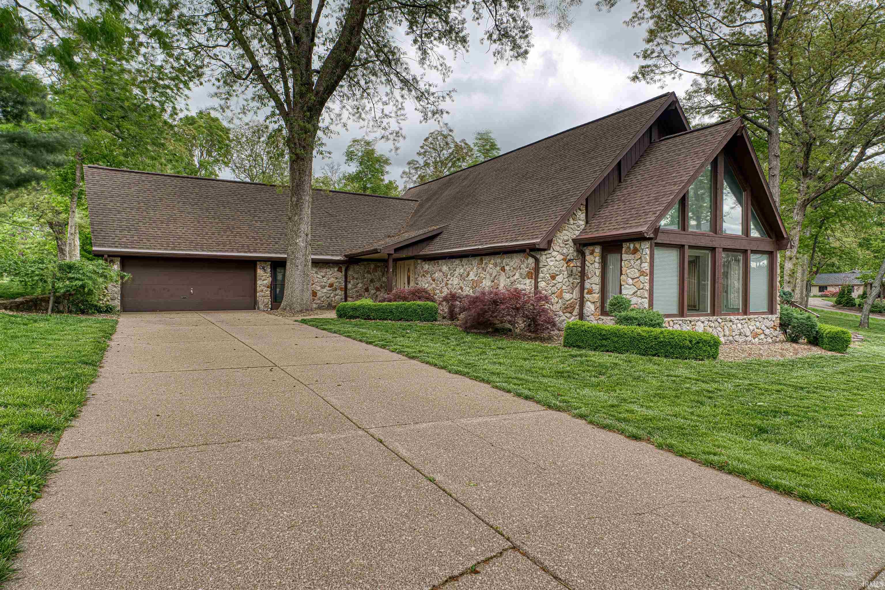 Homes for sale in Newburgh, IN | 6888 Miller Ln, Newburgh, IN 47630 | MLS# 202529713