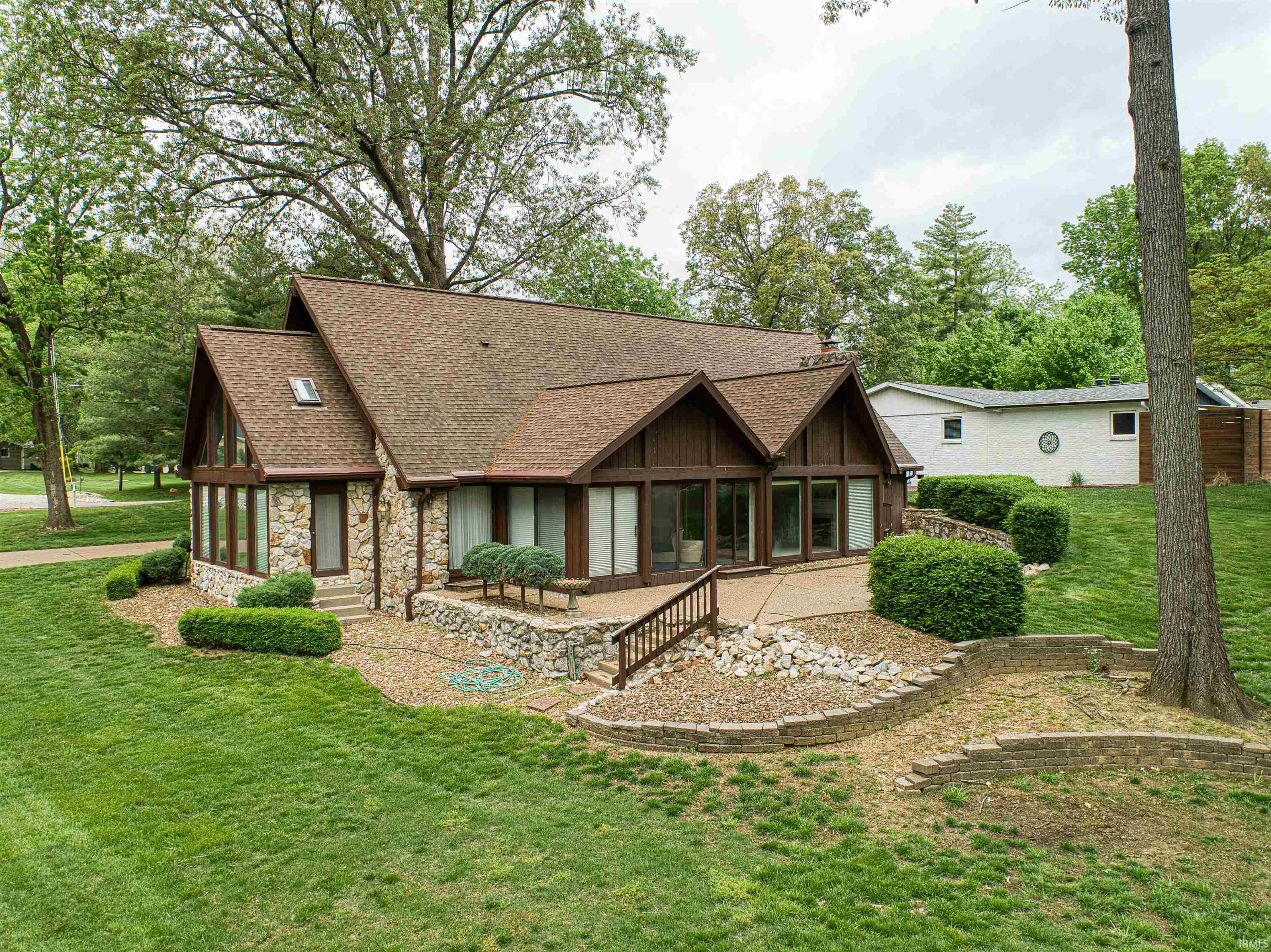 Homes for sale in Newburgh, IN | 6888 Miller Ln, Newburgh, IN 47630 | MLS# 202529713