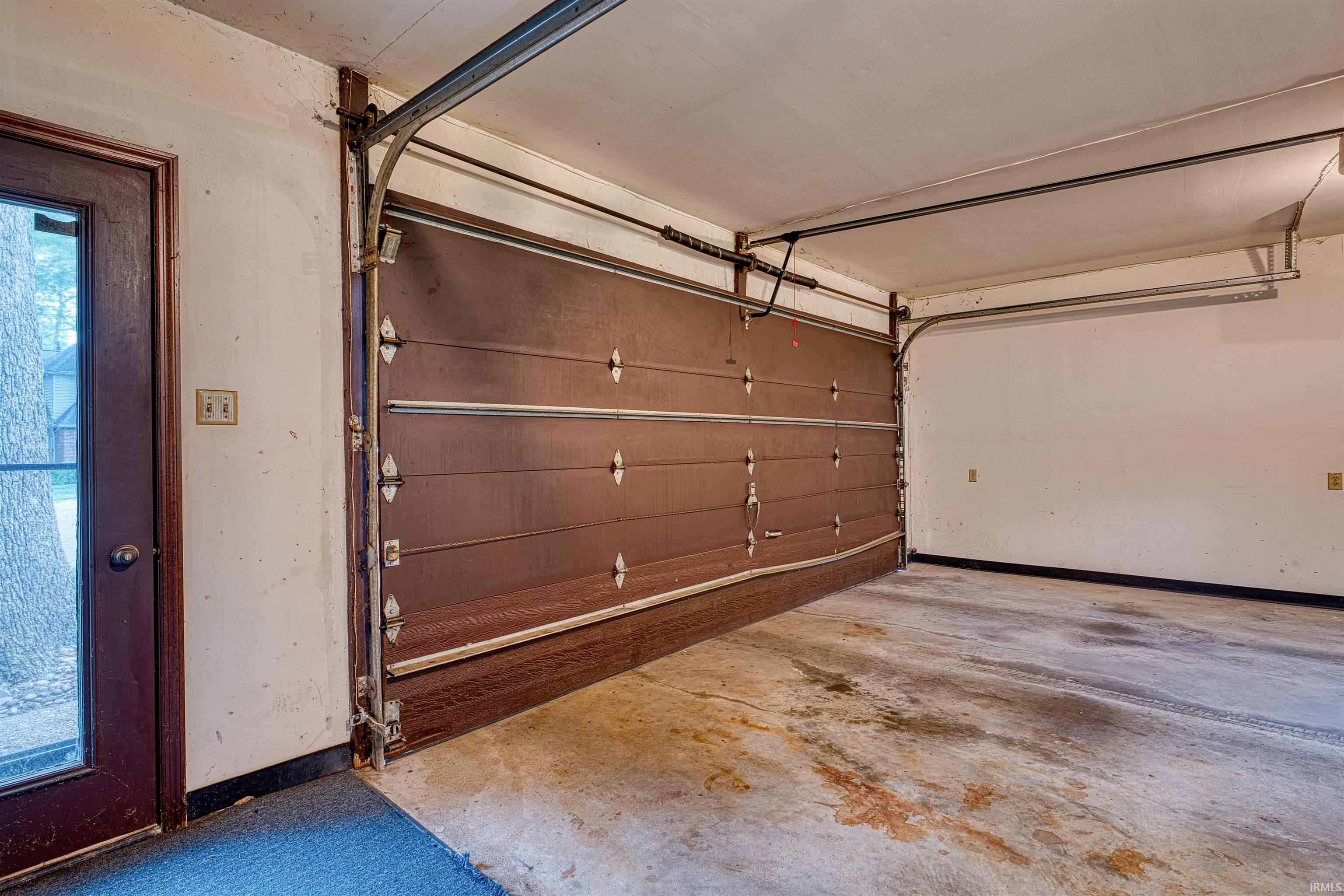 Homes for sale in Newburgh, IN | 6888 Miller Ln, Newburgh, IN 47630 | MLS# 202529713