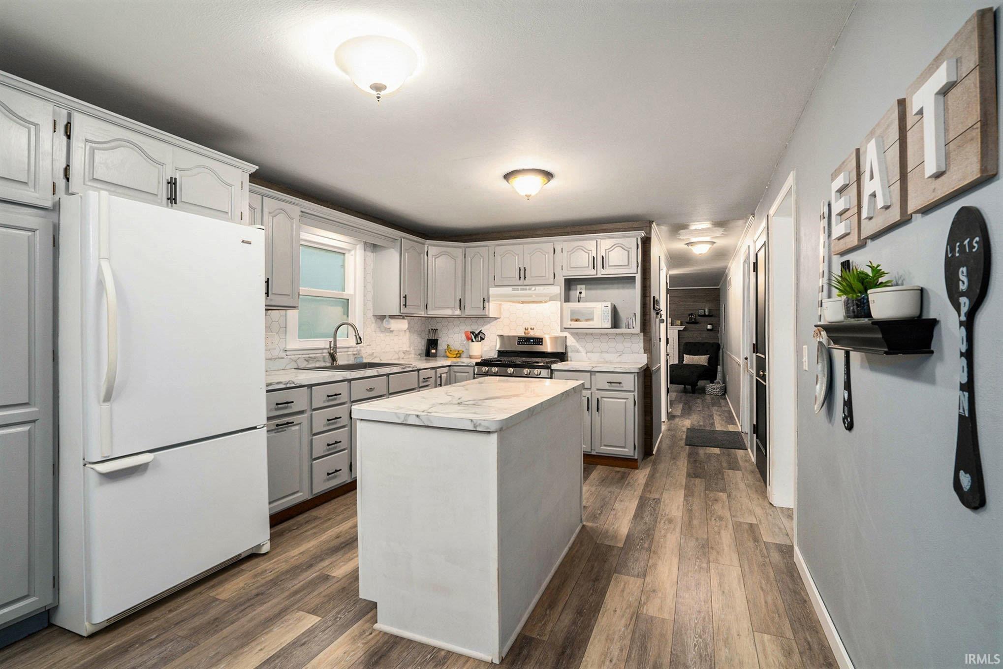 Photo 3 of 109 Greenway Drive