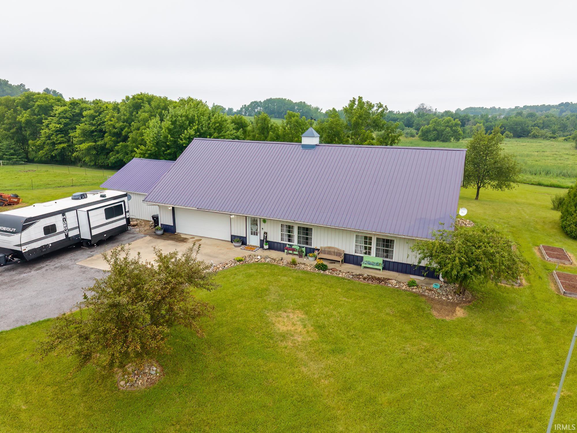 Photo 11 of 11661 E 850 N