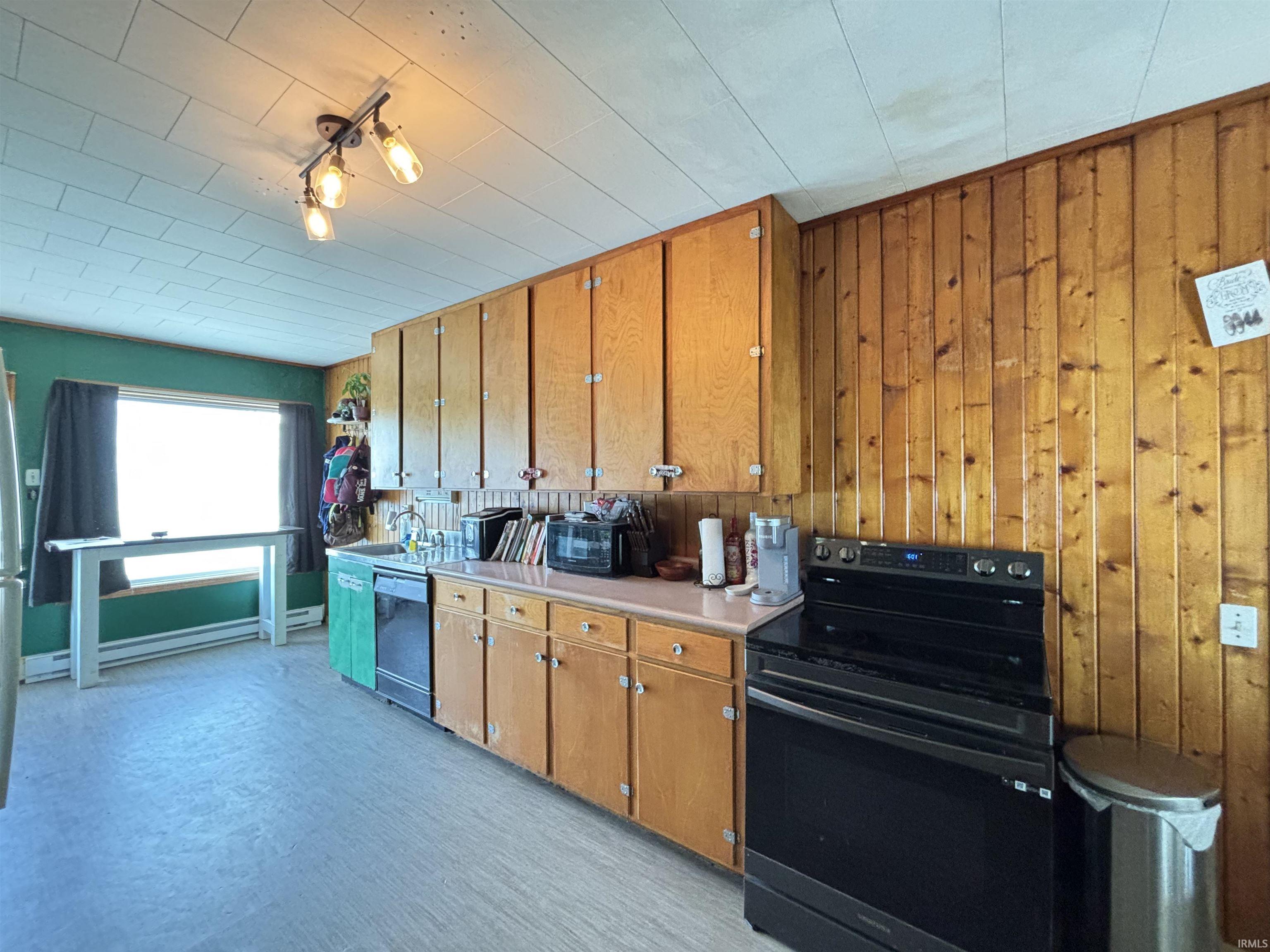 Homes for sale in Williamsport, IN | 431 E 4th St, Williamsport, IN 47933 | MLS# 202529796